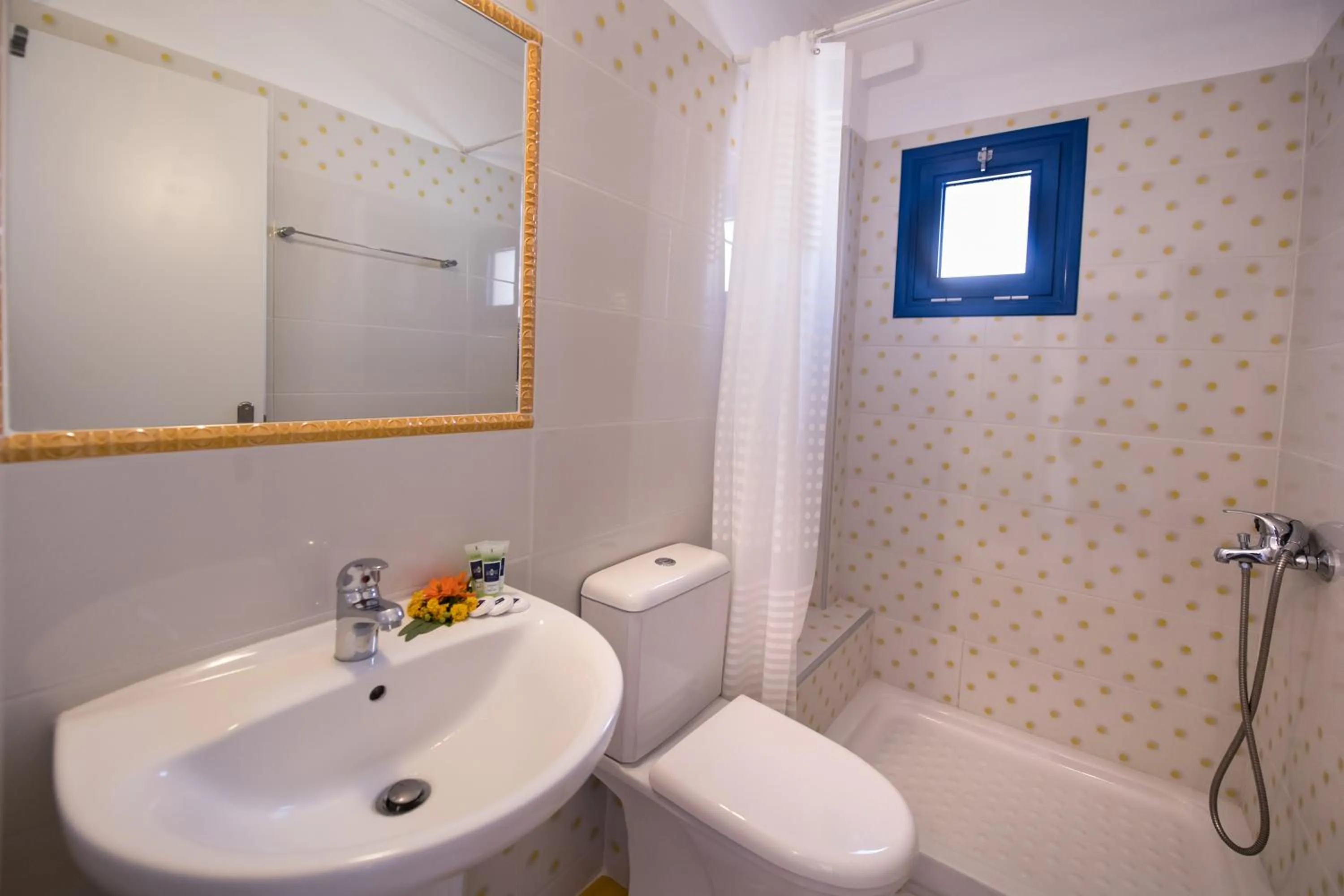 Bathroom in Akroyiali Resort