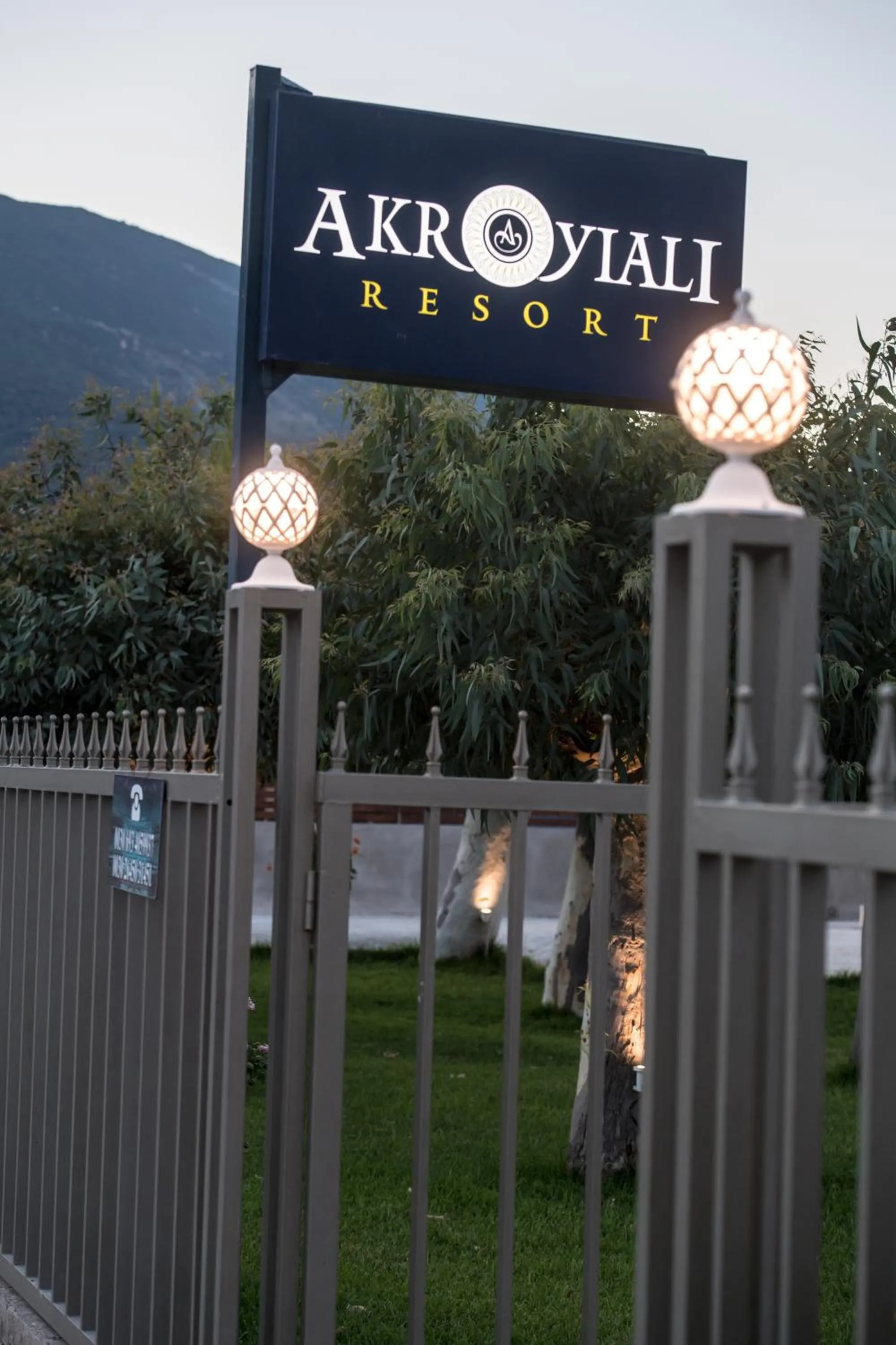 Facade/entrance in Akroyiali Resort