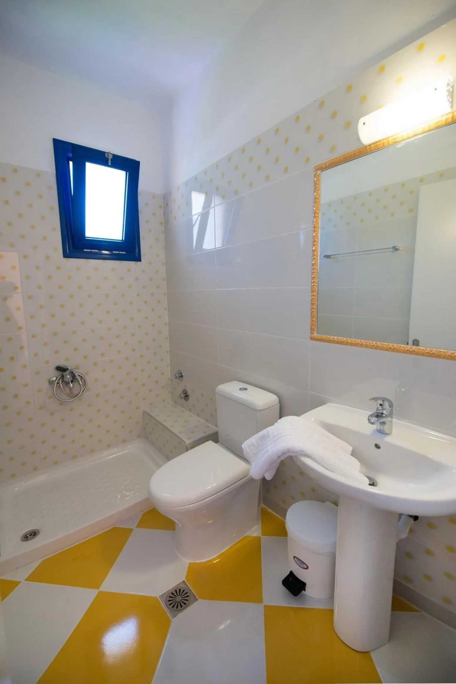 Bathroom in Akroyiali Resort