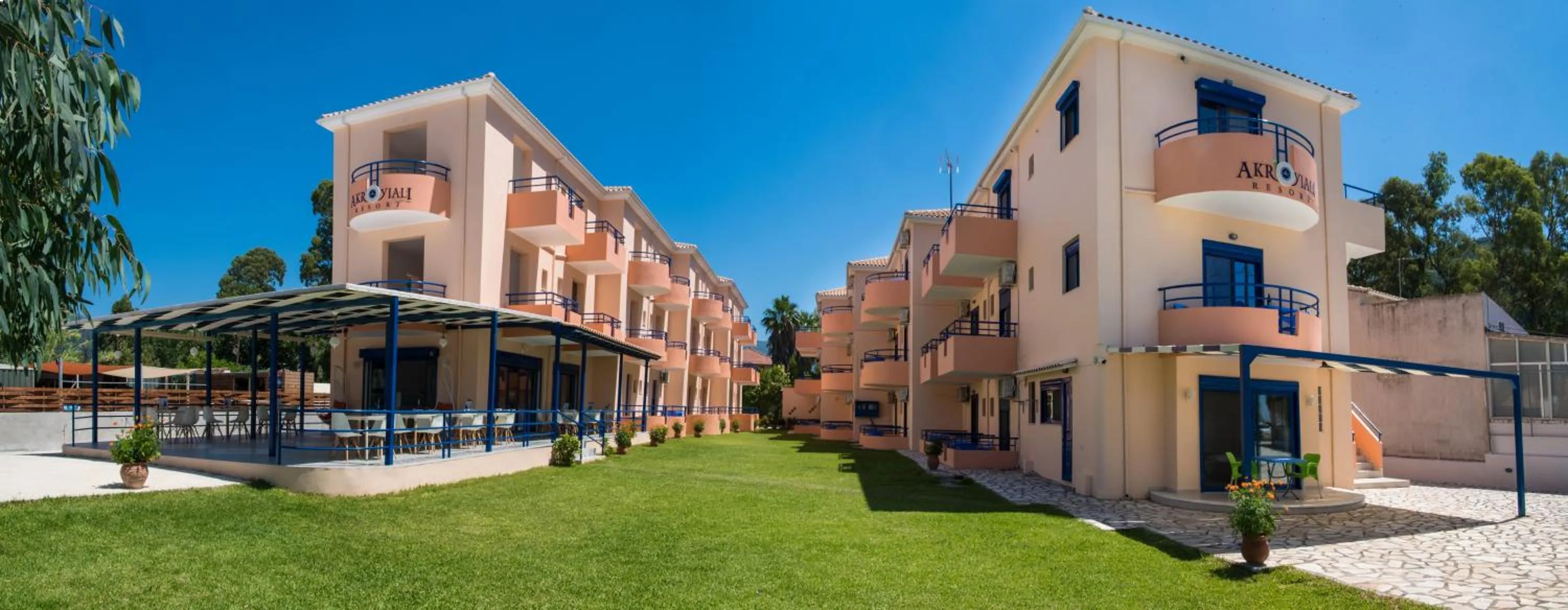 Garden in Akroyiali Resort