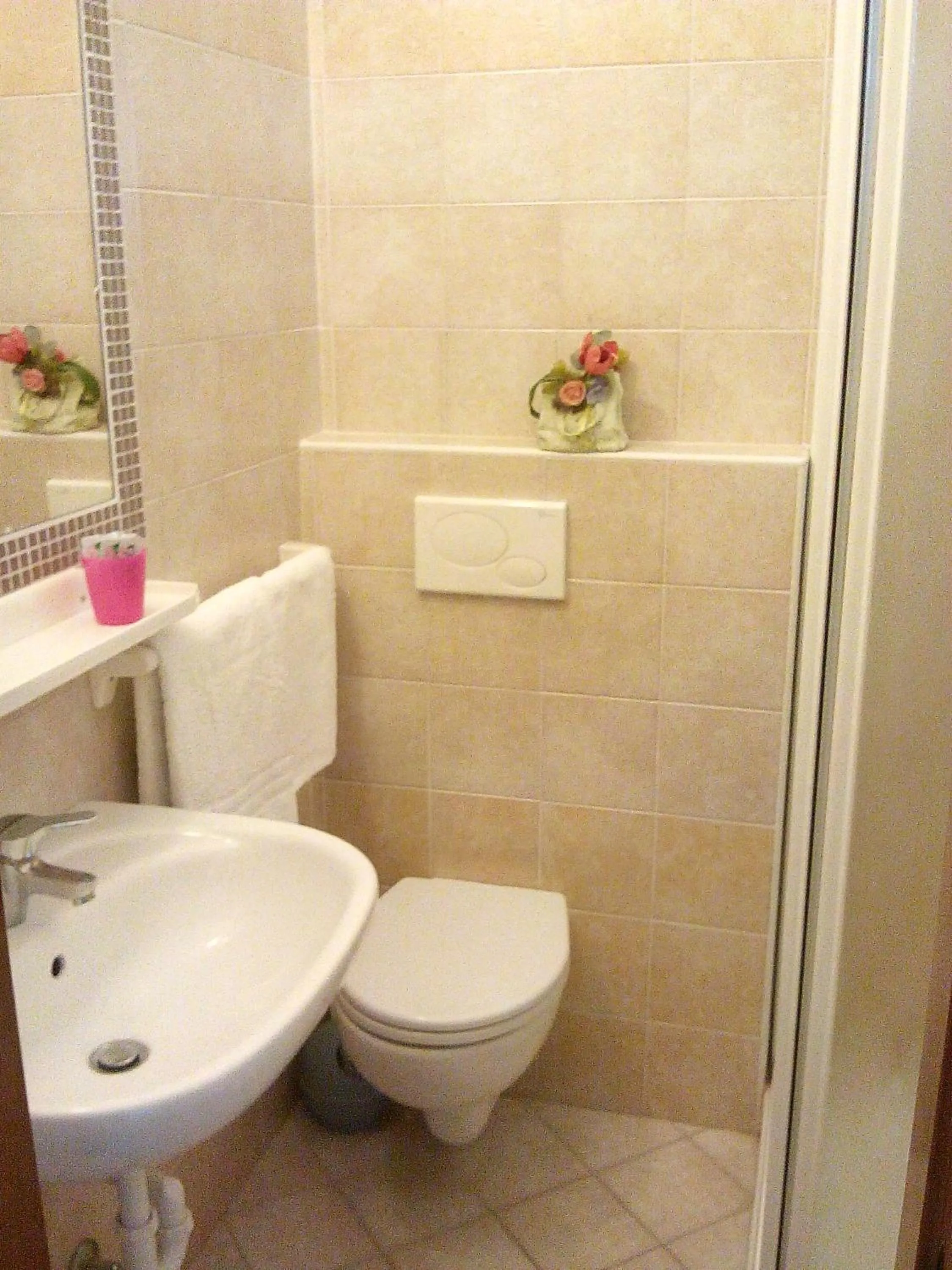 Bathroom in Hotel Madrid