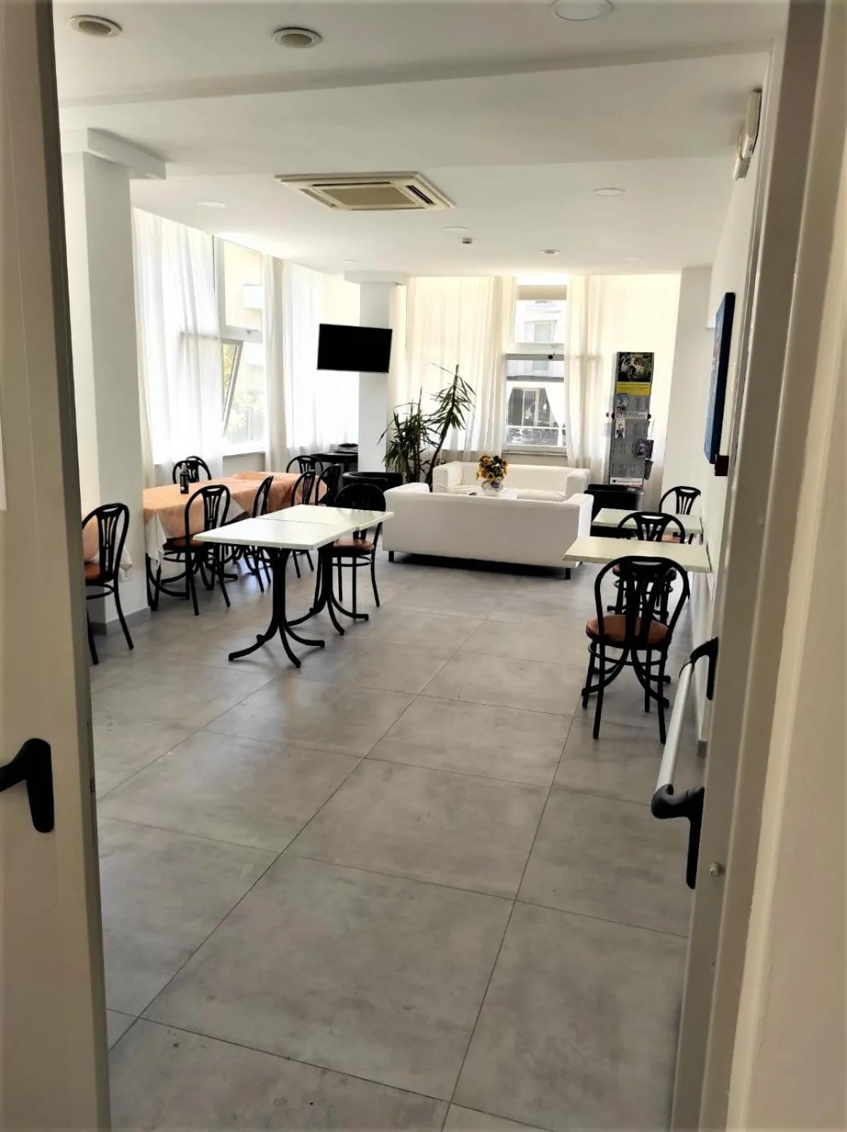 TV and multimedia in Hotel Madrid