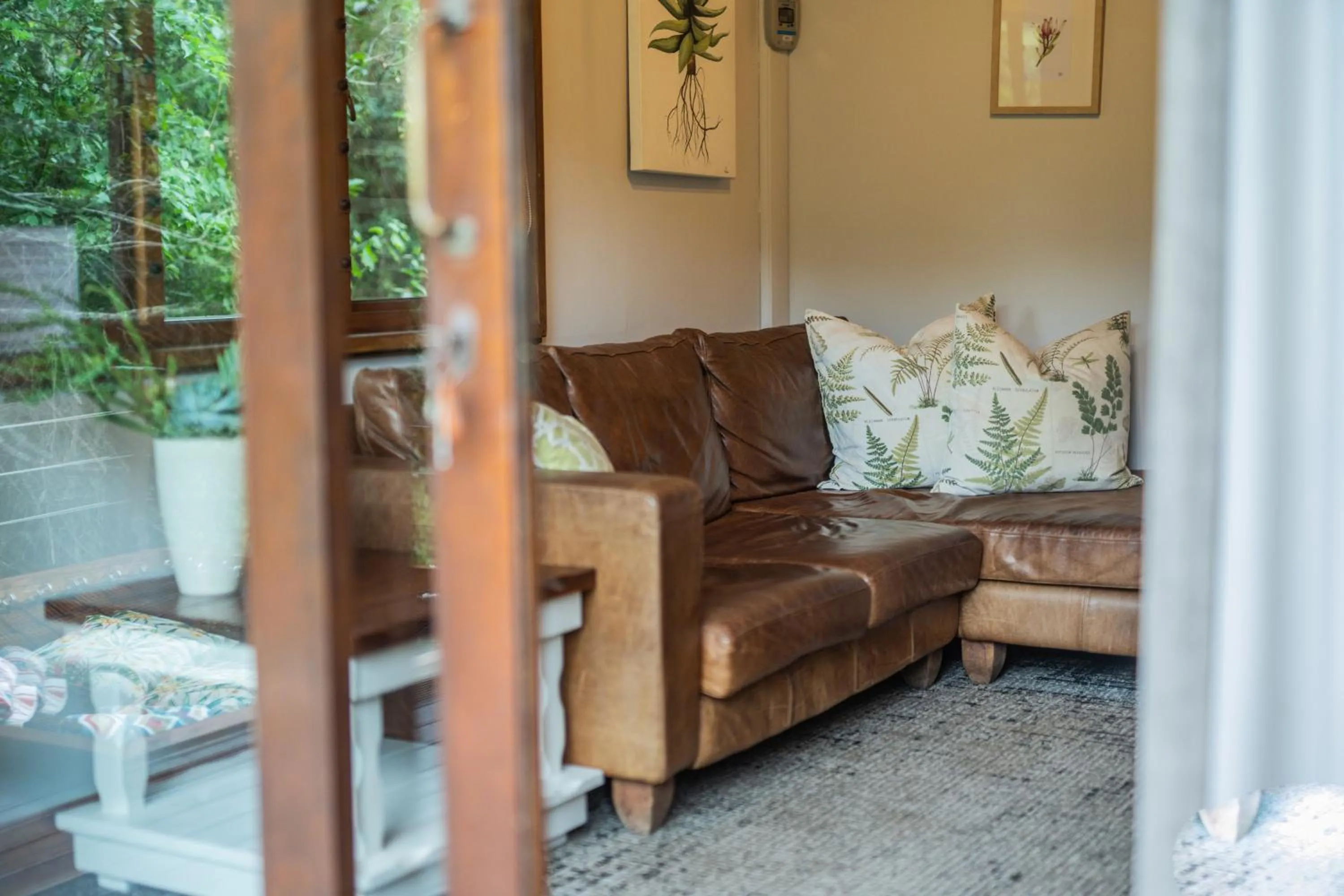 Living room in Thunzi Bush Lodge