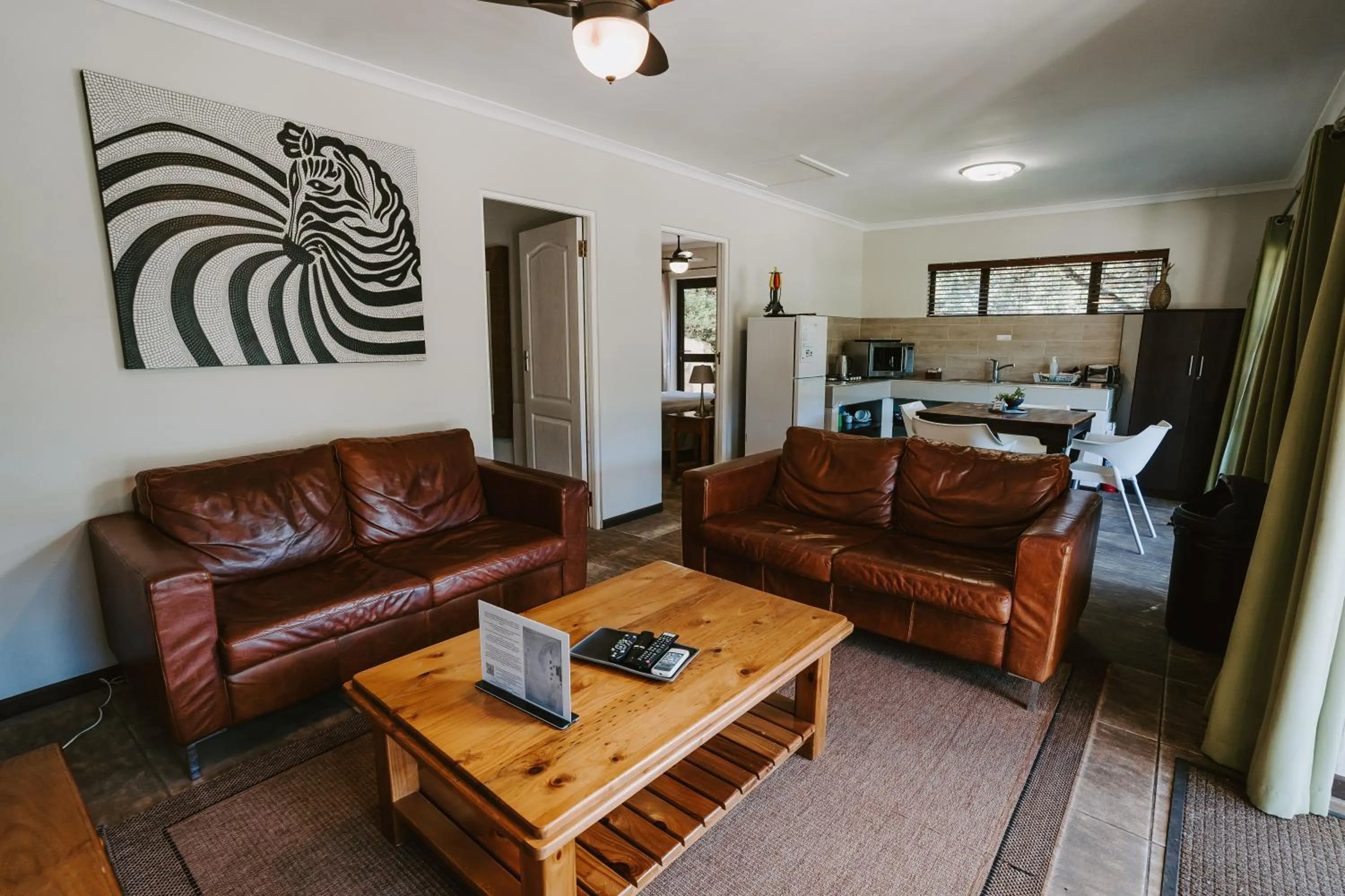 Kitchen or kitchenette in Thunzi Bush Lodge