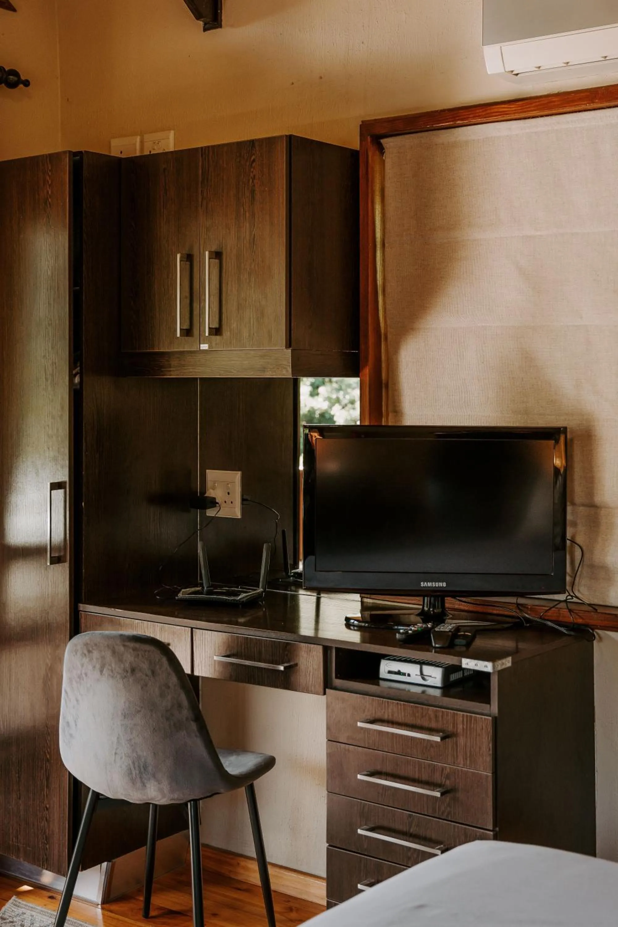 TV and multimedia in Thunzi Bush Lodge