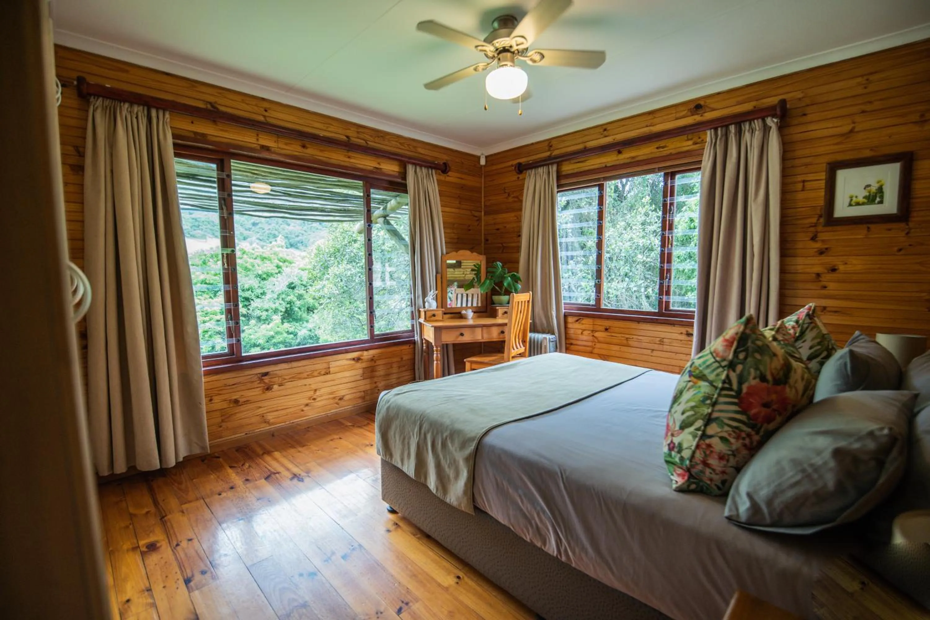 Bed in Thunzi Bush Lodge