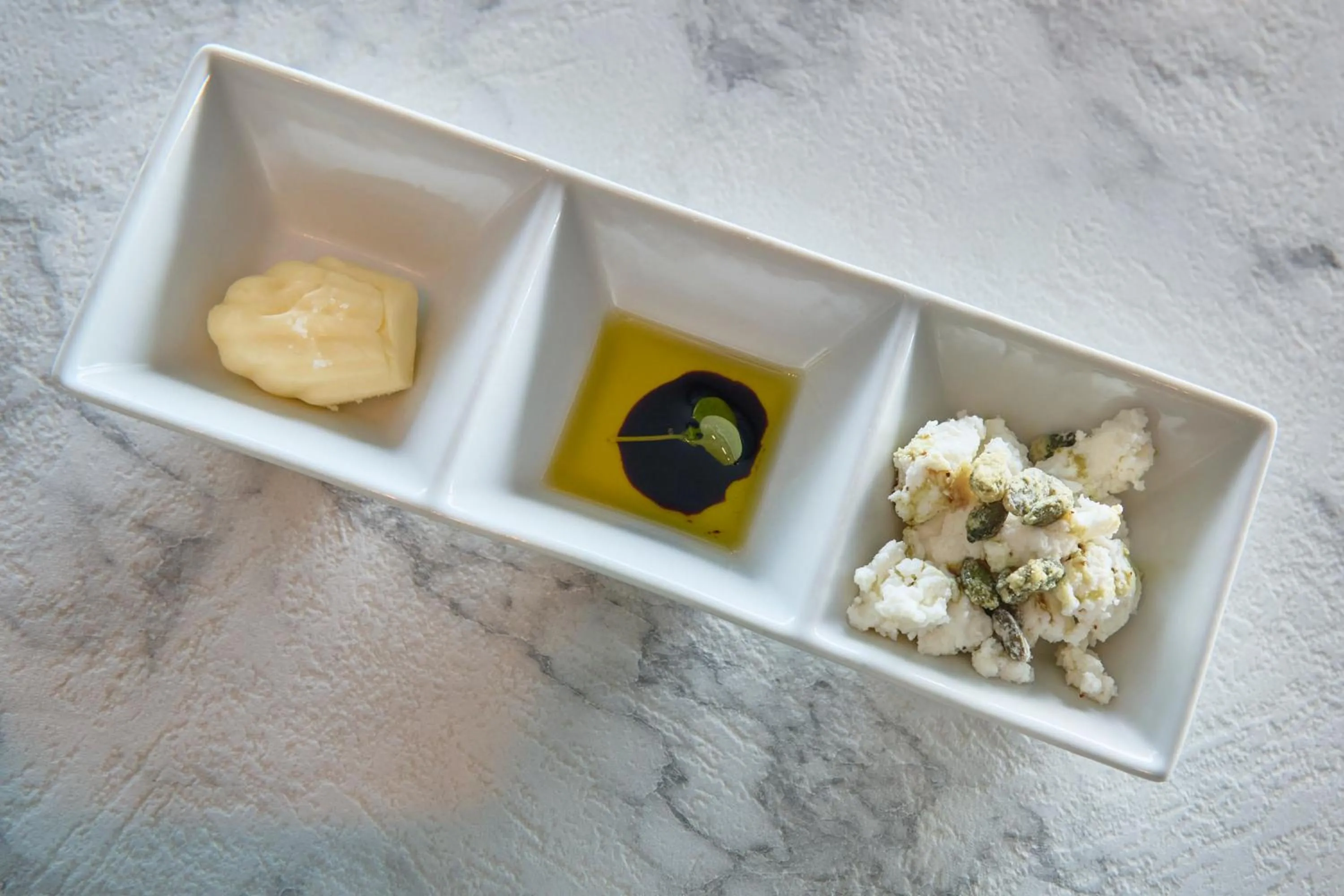 Restaurant/places to eat in Farol Hotel