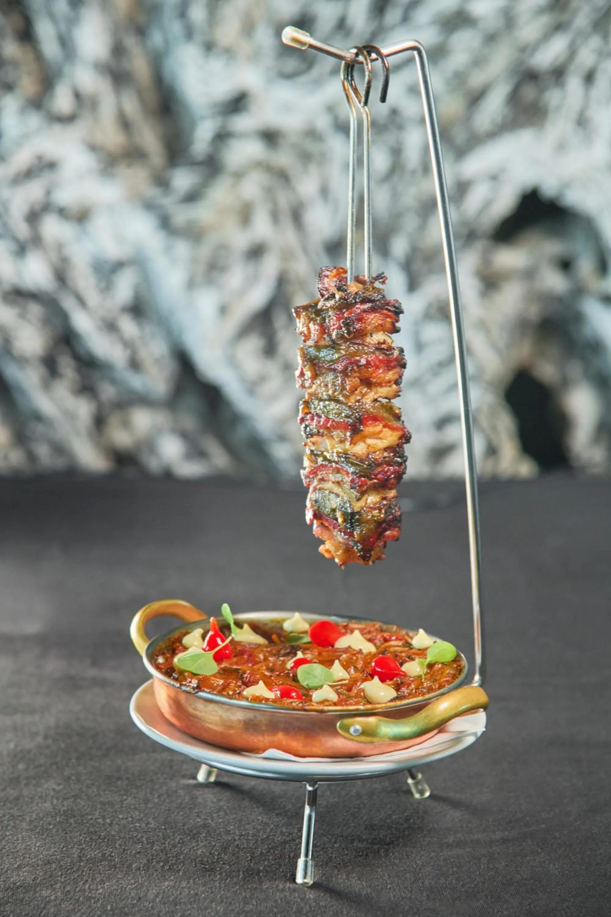 Restaurant/places to eat in Farol Hotel