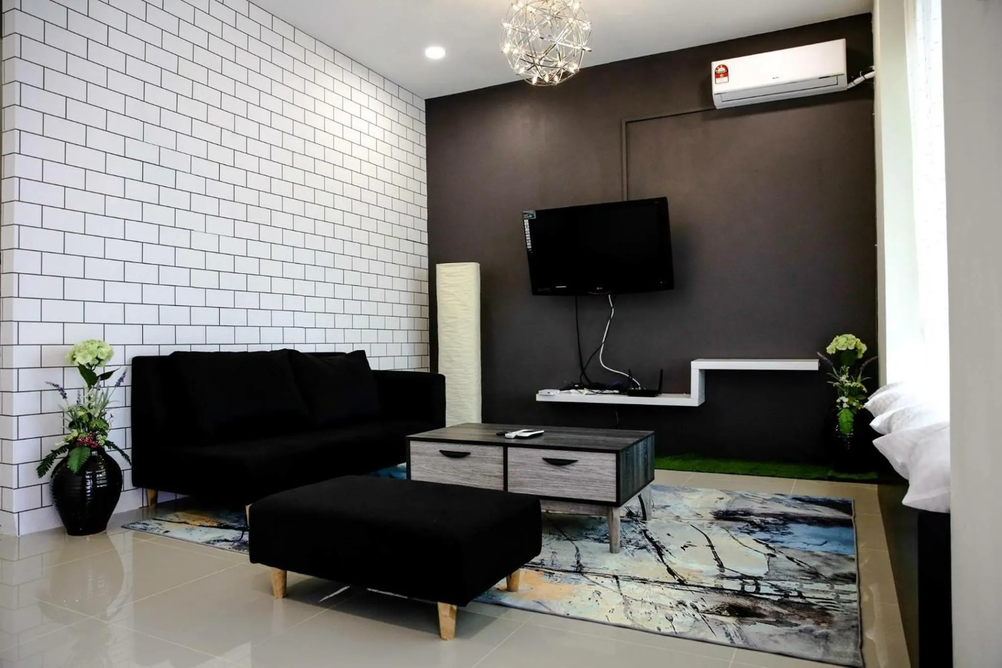 Sibu Swanhouse No.3