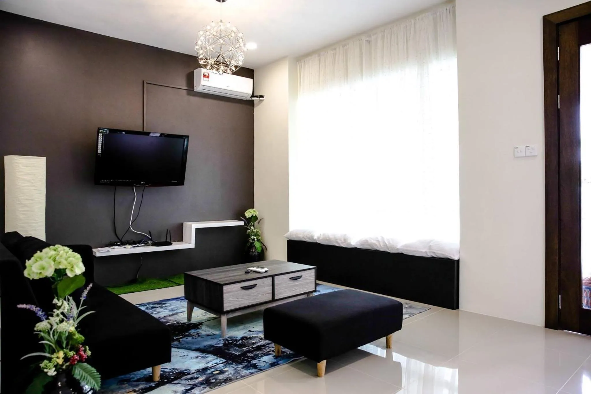 Sibu Swanhouse No.3