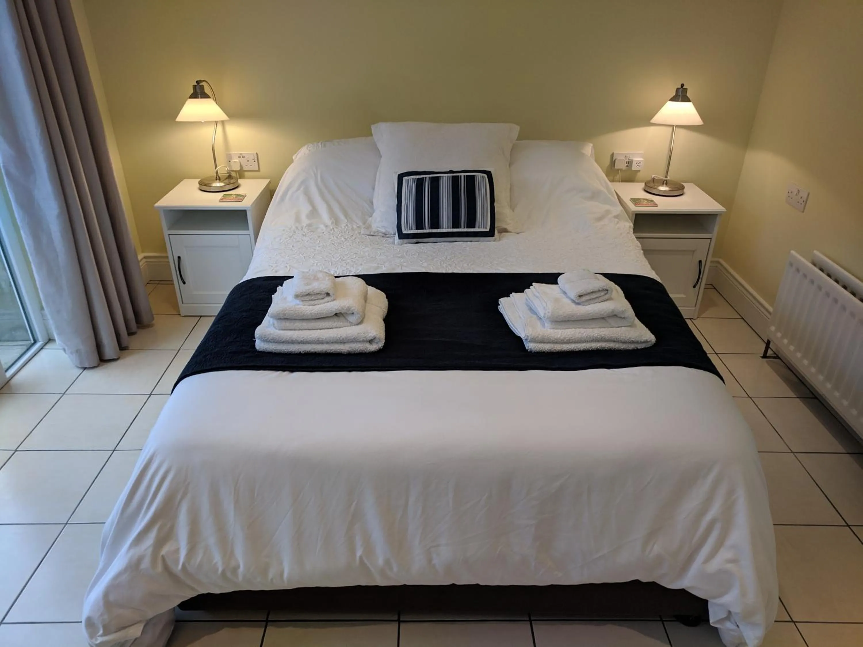 Bedroom, Bed in The Garden Room, Portrush