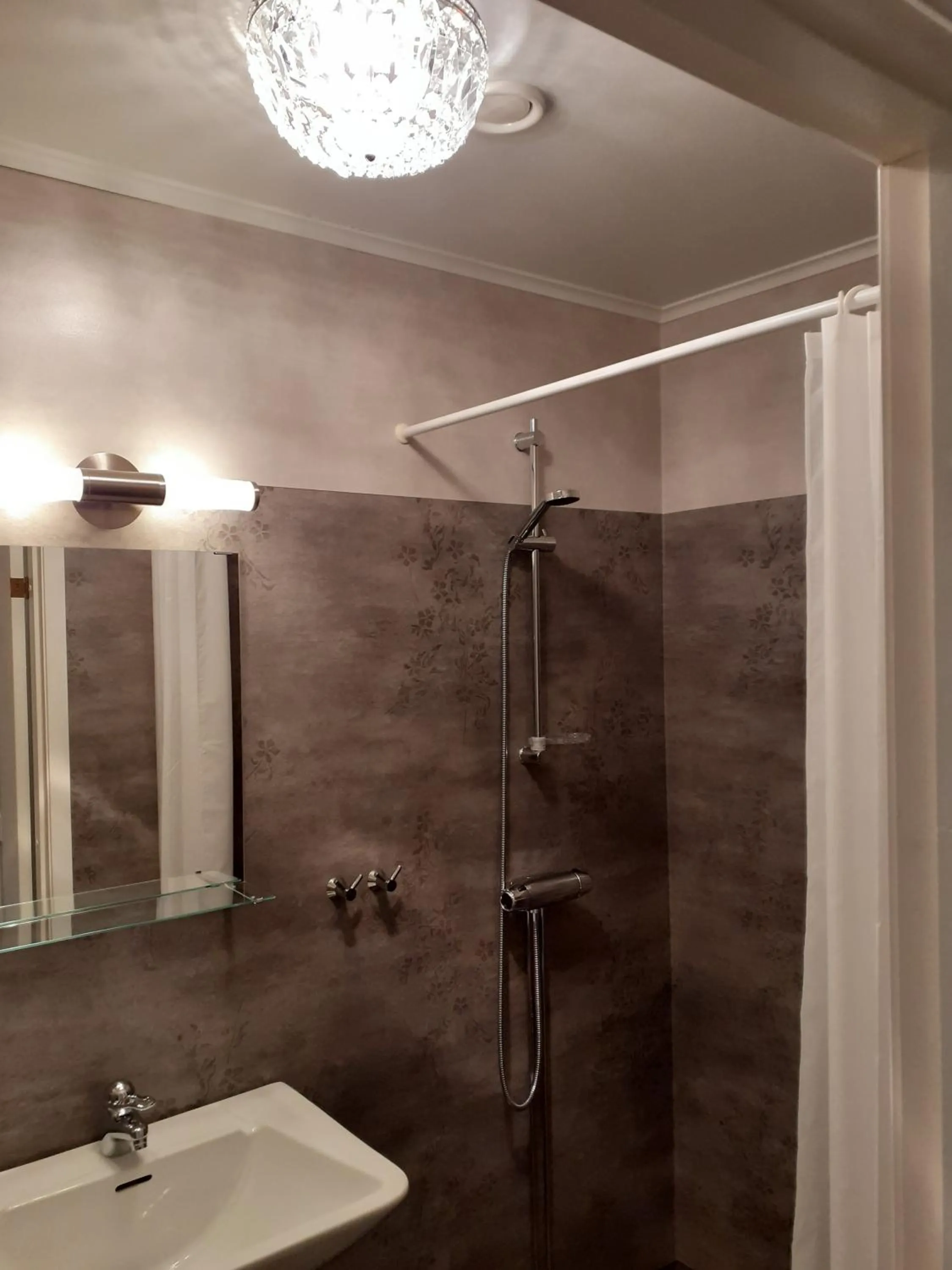 Bathroom in Hotell S:t Olof