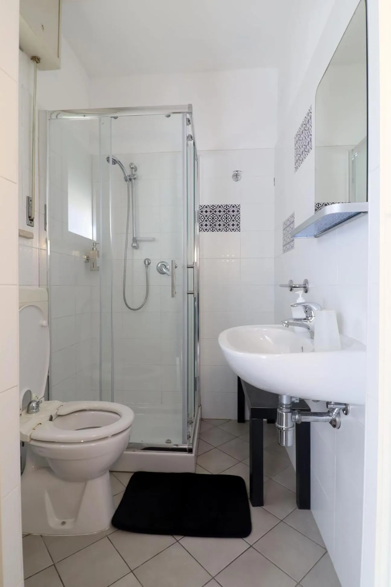 Bathroom in Fasthotel