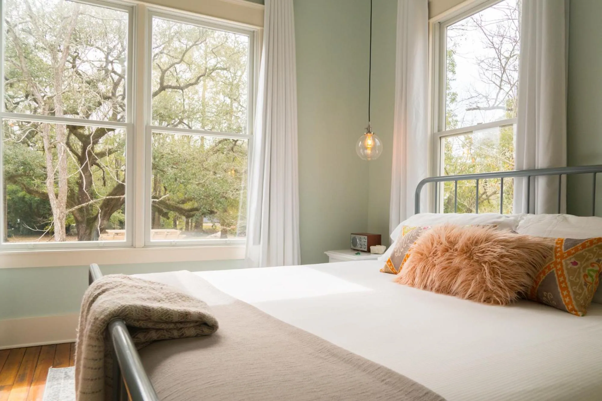 Bed in Abita Springs Hotel