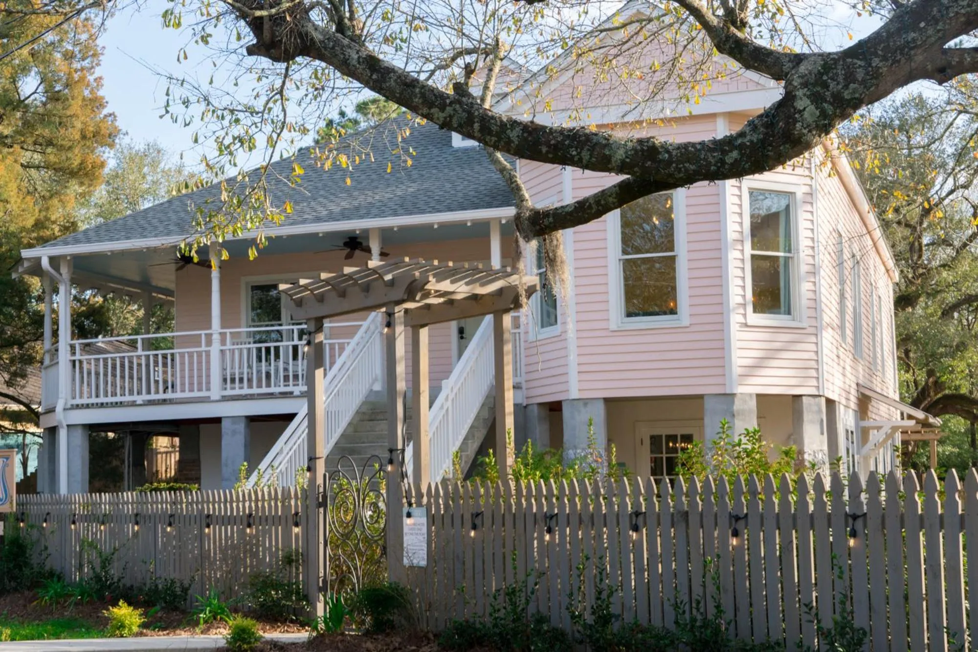 Property building in Abita Springs Hotel