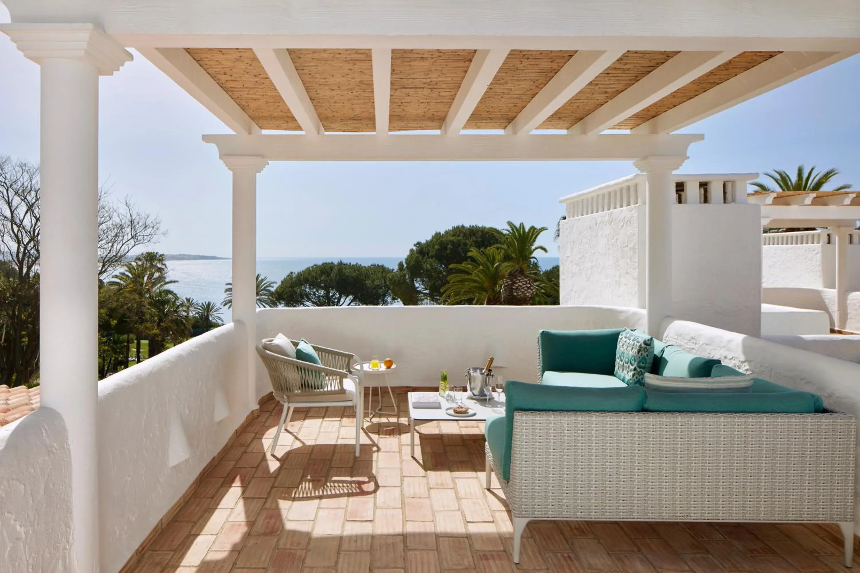 Property building in Vila Vita Parc Property building in Vila Vita Parc