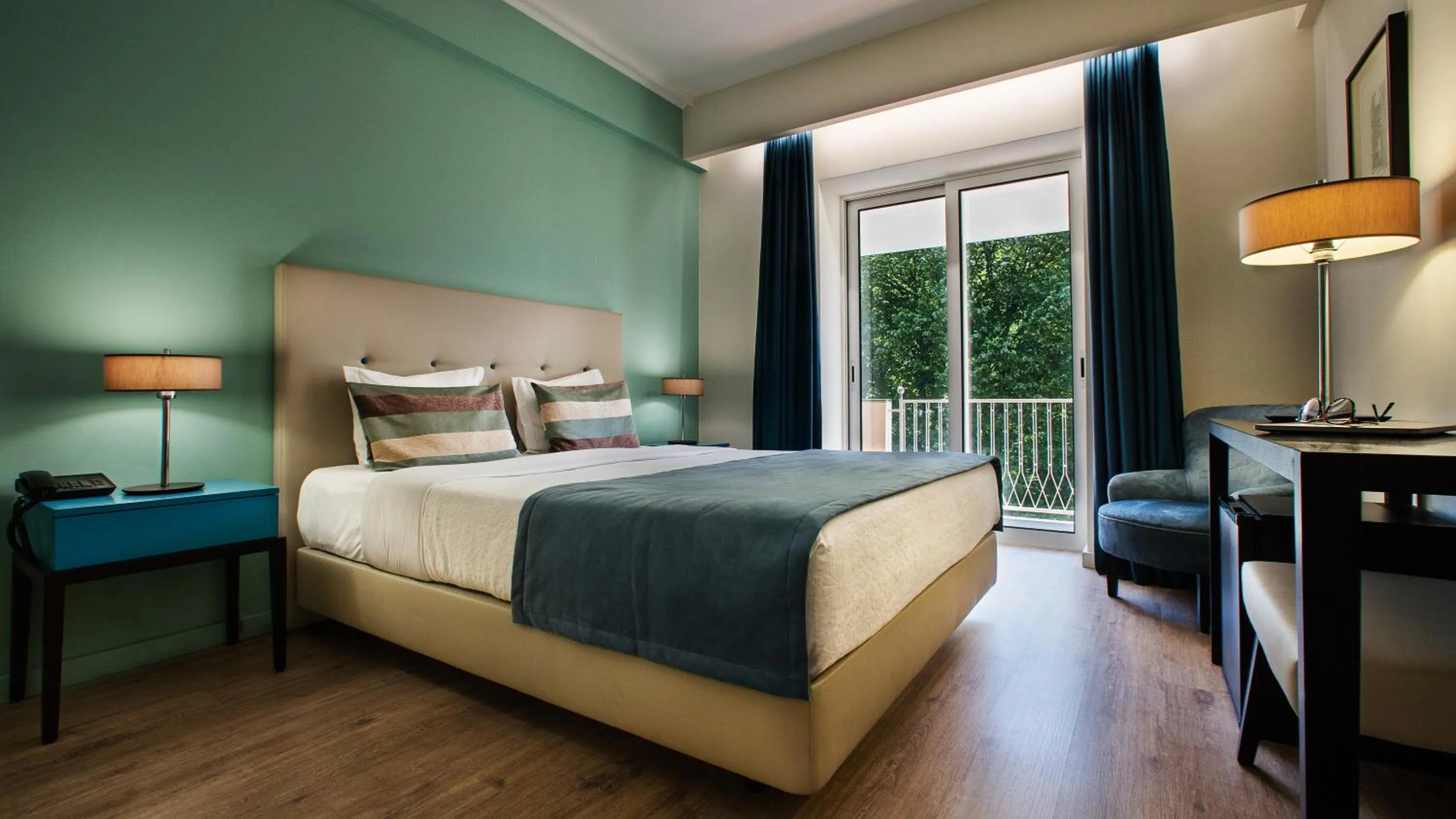 Garden view, Bed in Grão Vasco - Historic Hotel and SPA