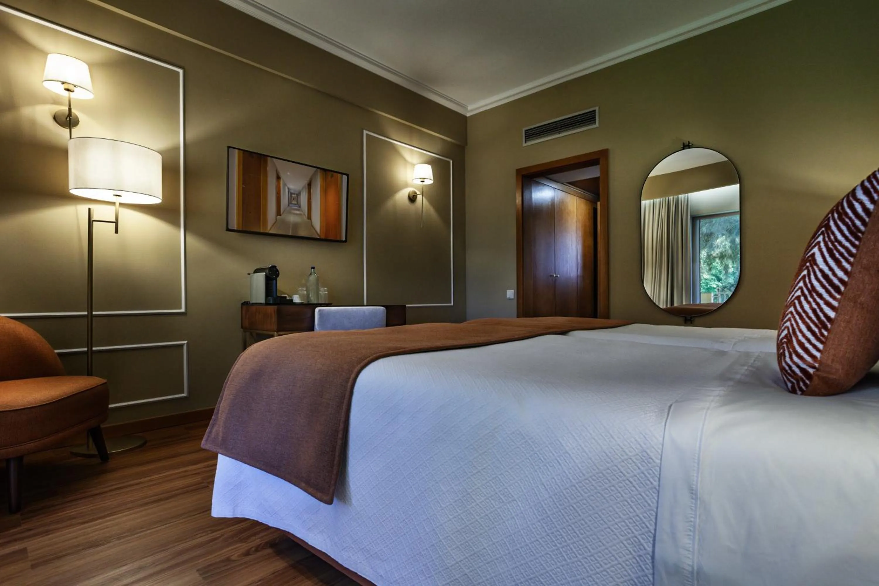 TV and multimedia, Bed in Grão Vasco - Historic Hotel and SPA