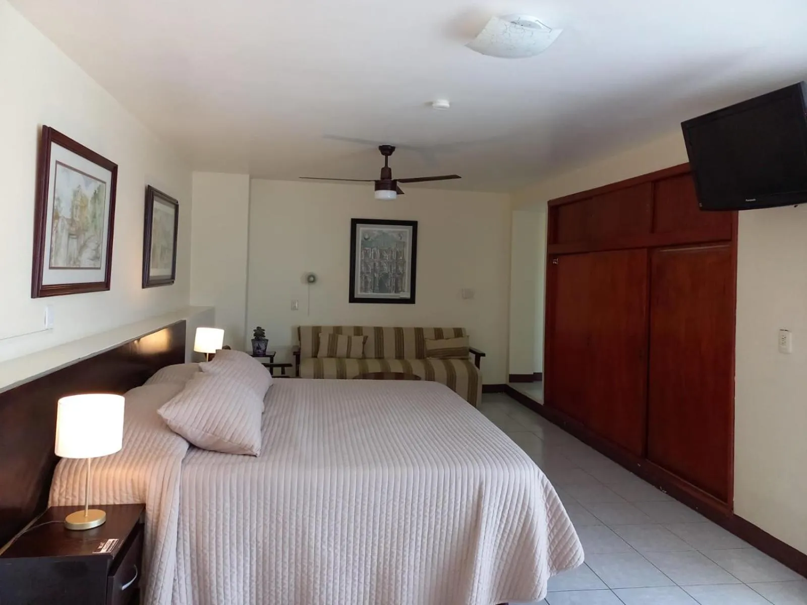 Bedroom, Bed in Posada Galeria Alberto Sedas