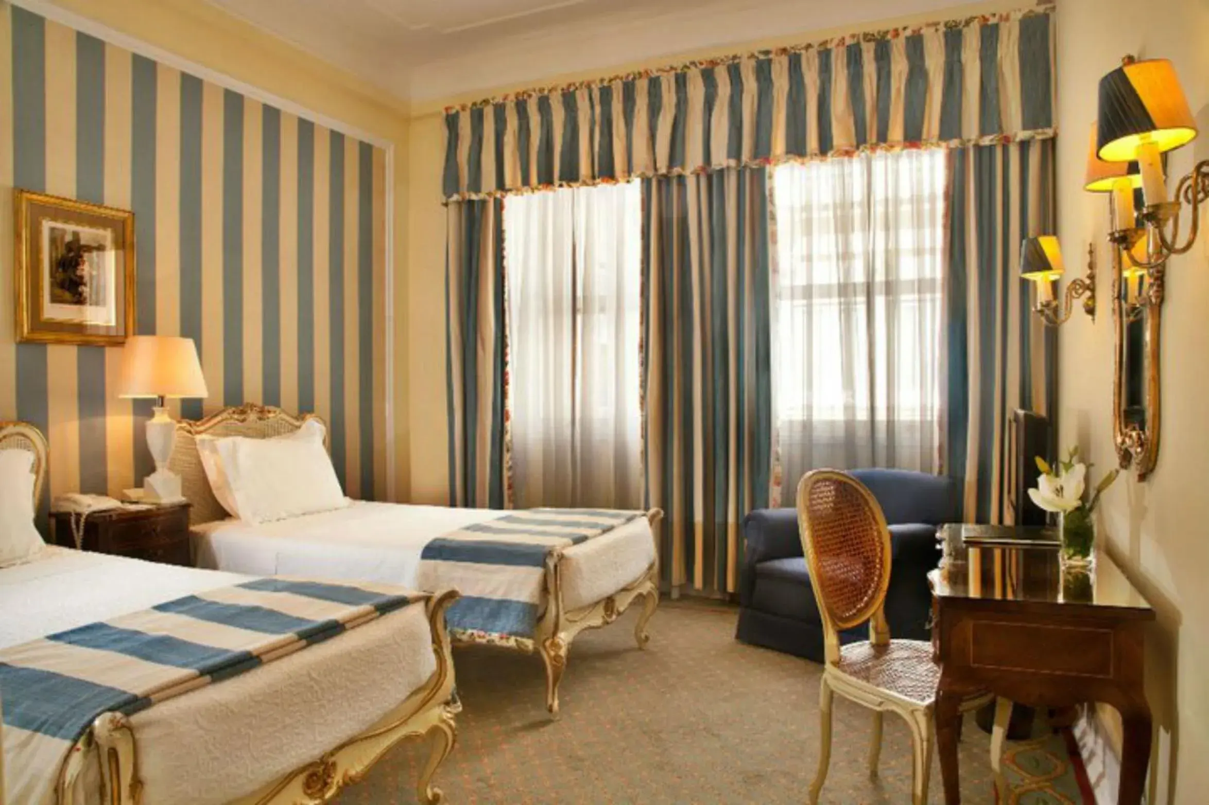 Bed in Hotel Avenida Palace Bed in Hotel Avenida Palace