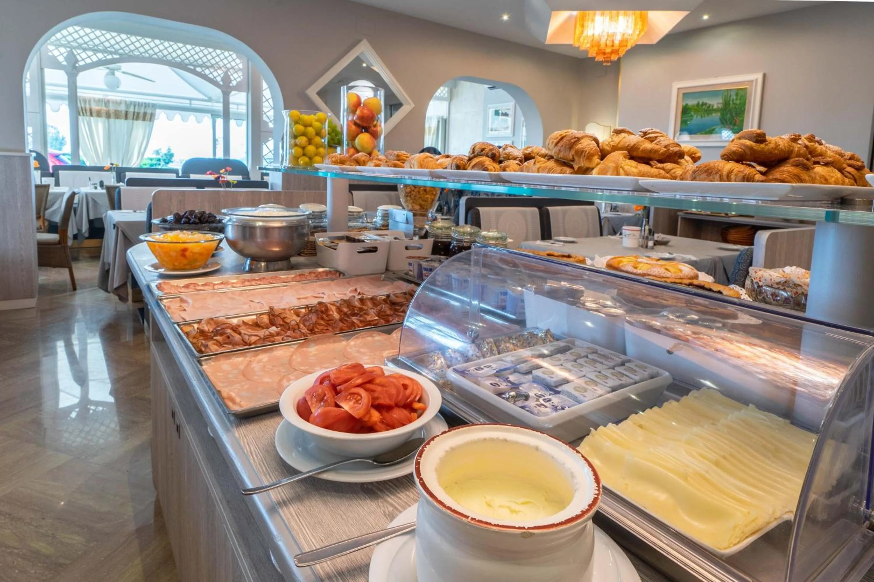 Buffet breakfast in Hotel Doriana