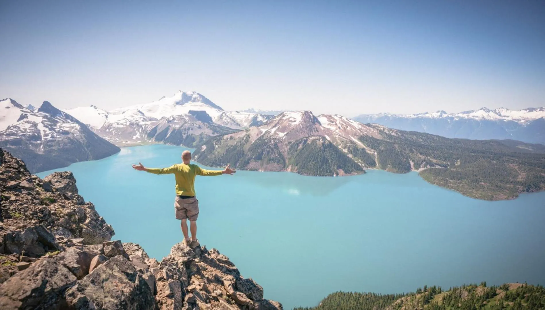 Bright Suite at Ski In/Out Glacier Lodge!
