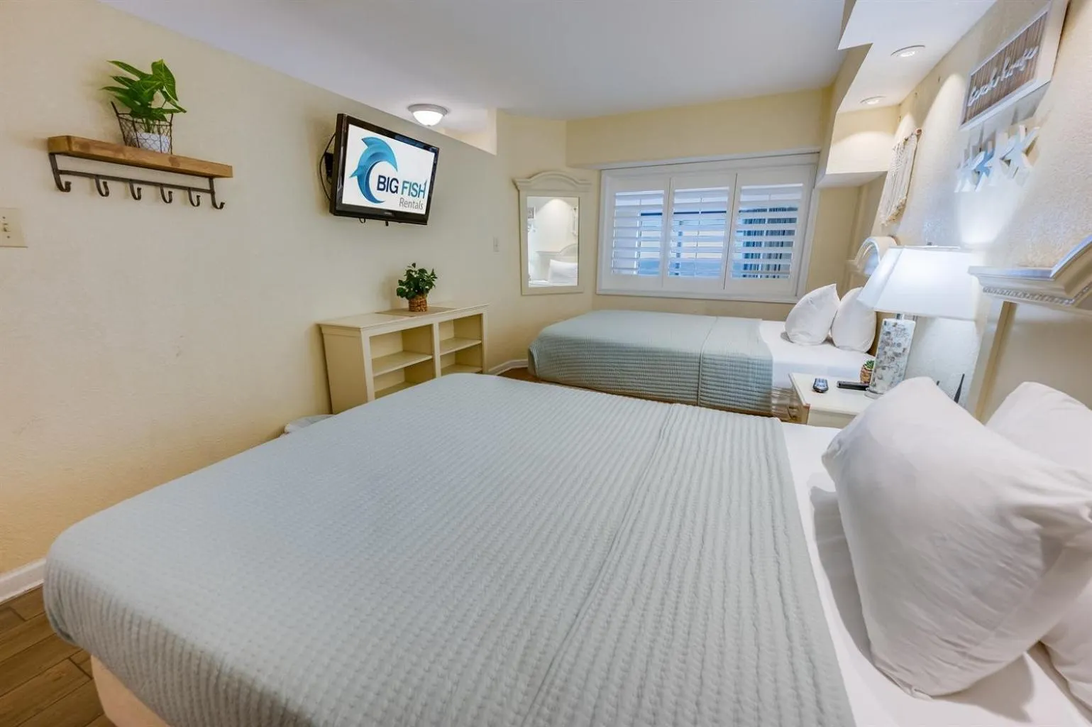 Bed in Oceanfront Views, Recently Renovated Kitchen,Pools
