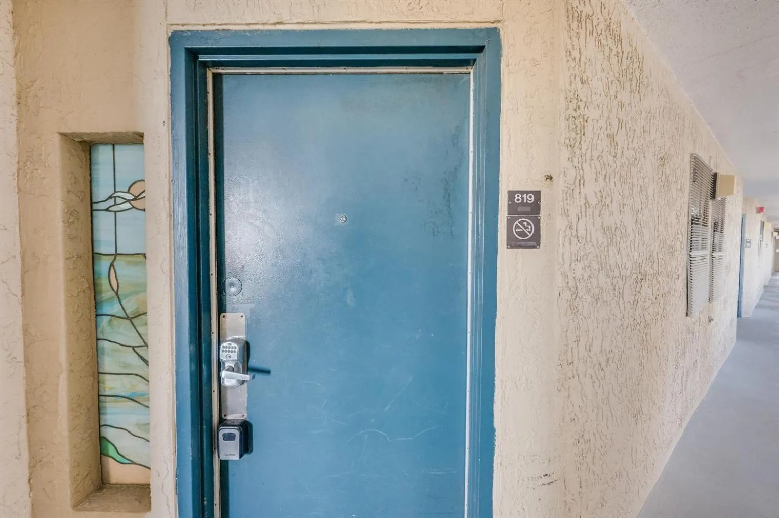 Oceanfront Views, Recently Renovated Kitchen,Pools