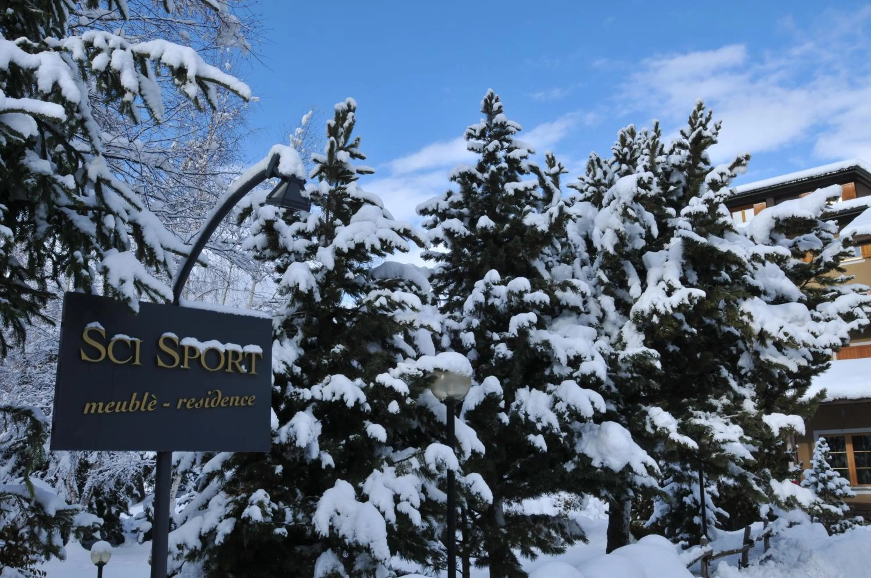 Facade/entrance in Residence Sci Sport