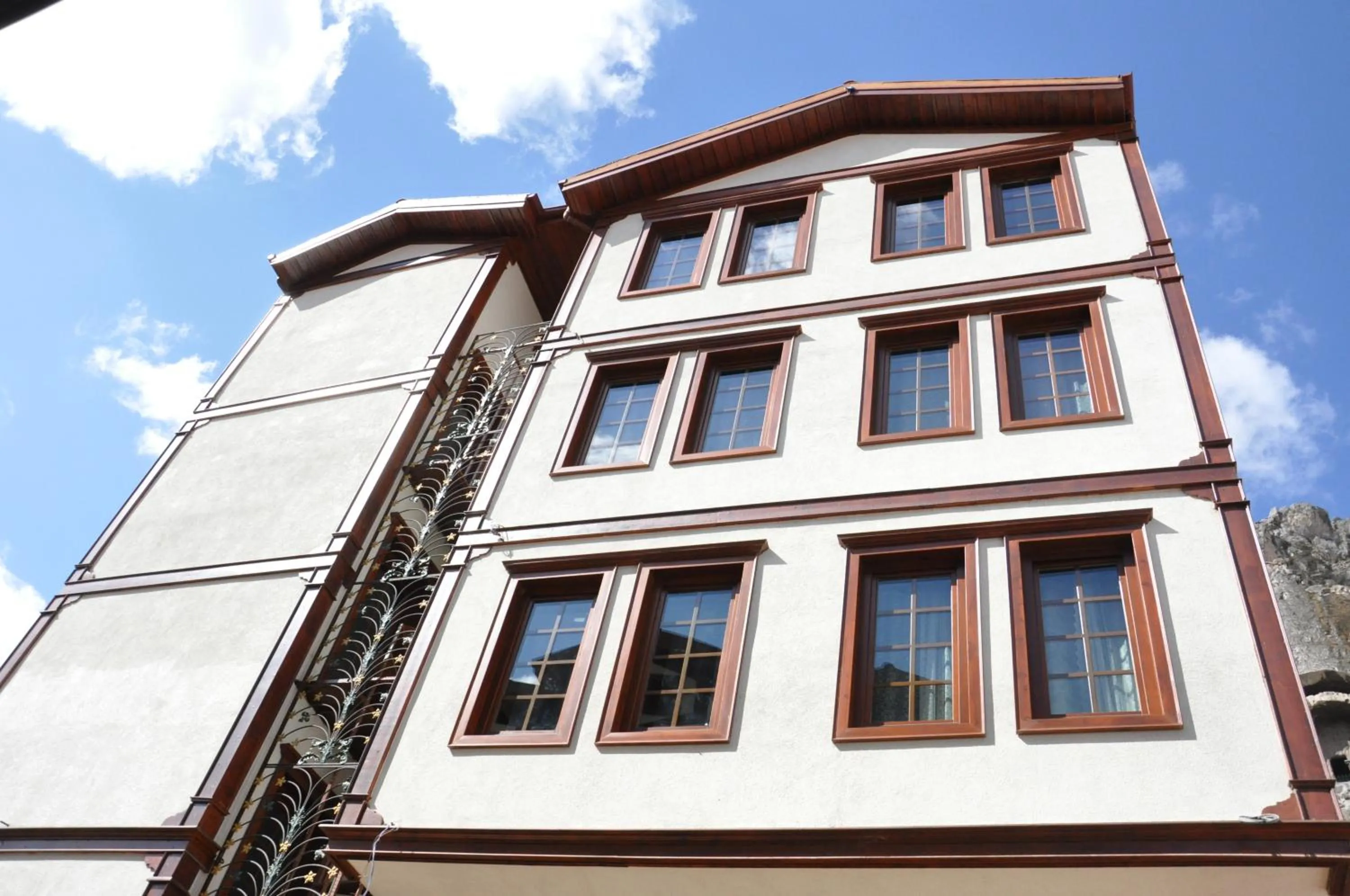 Restaurant/places to eat in Simre Hotel