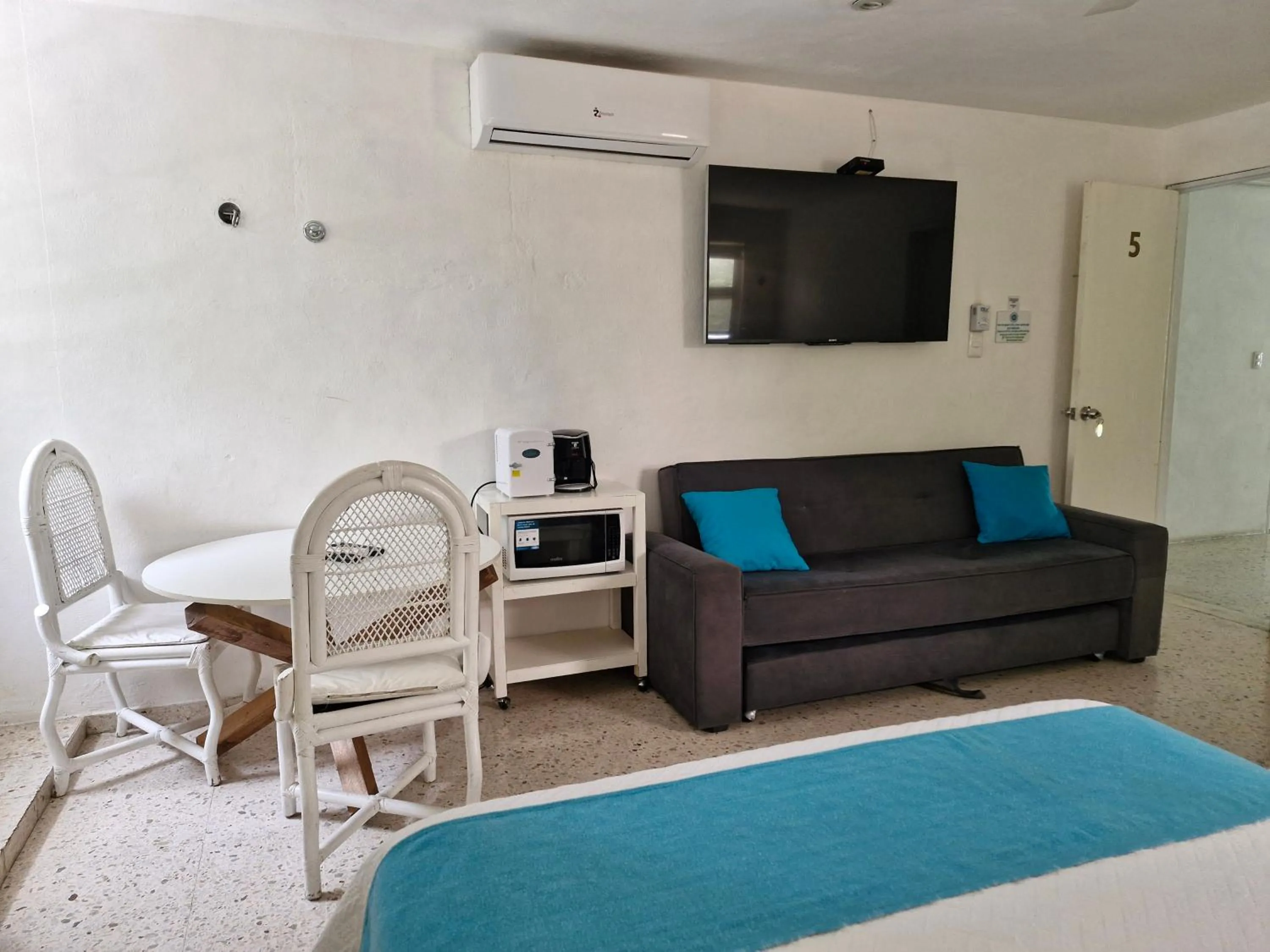 Family Room with Private Bathroom in Hotel Downtown Merida