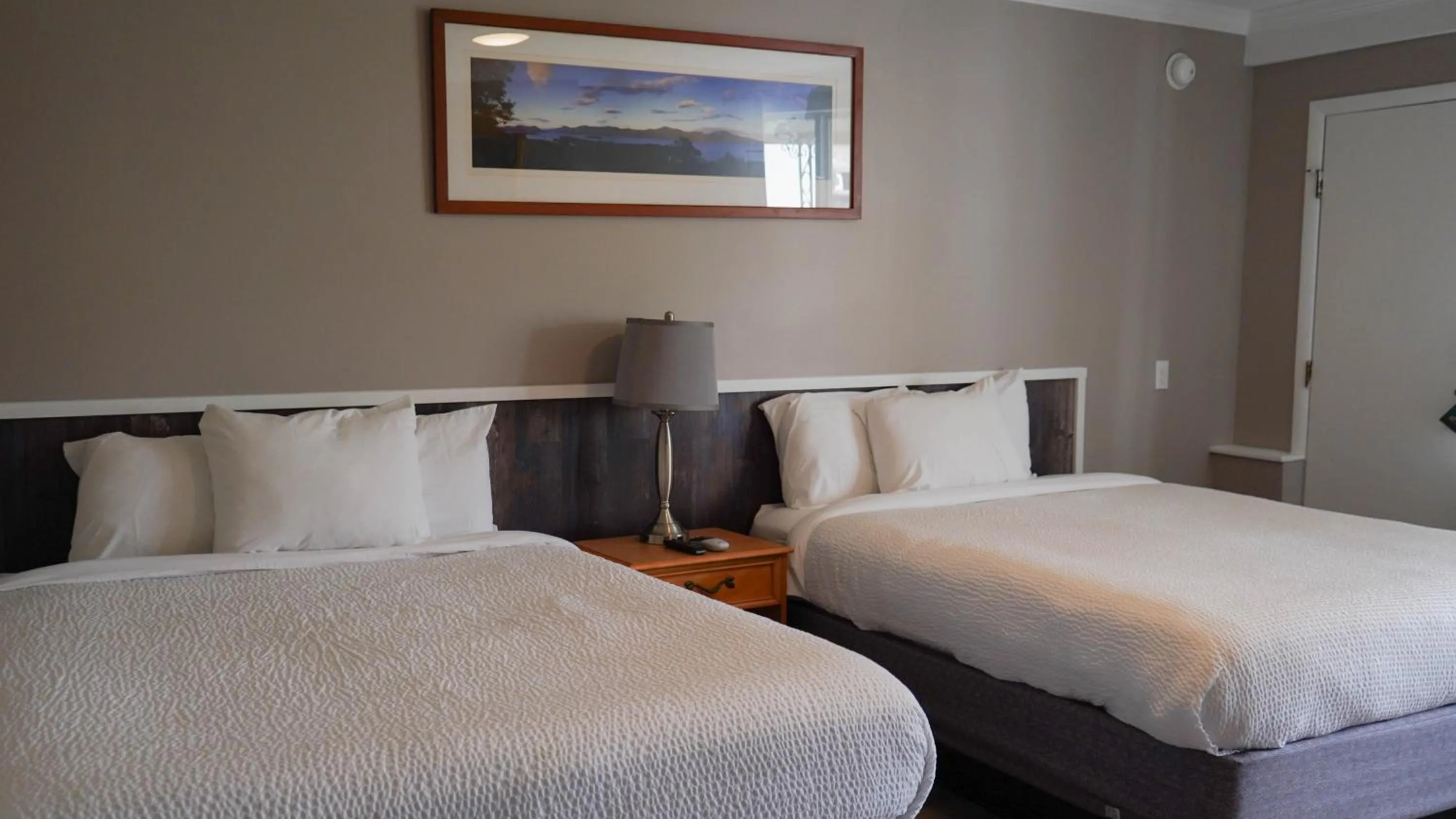 Bedroom, Bed in Marine Village Resort