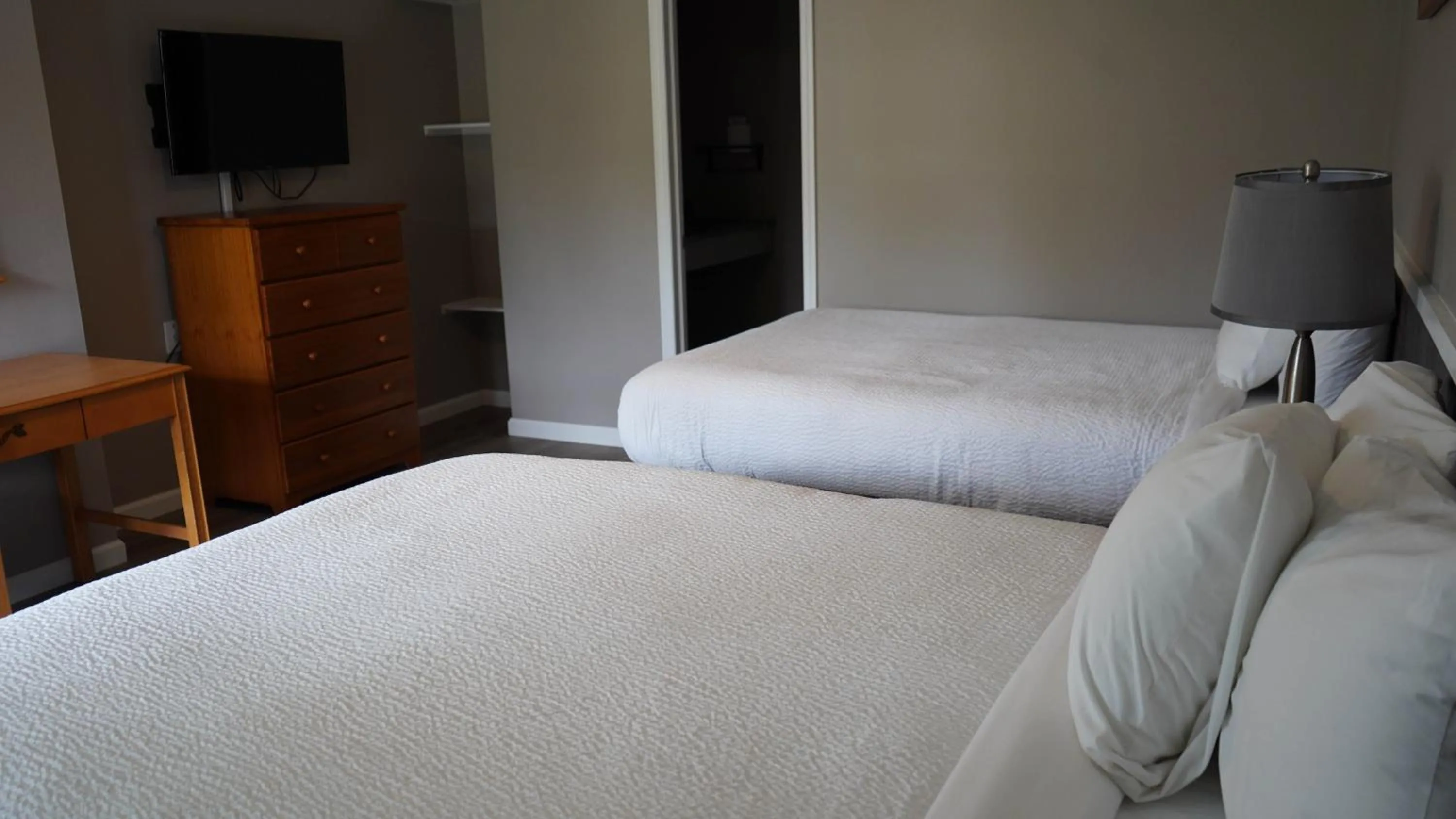 Bedroom, Bed in Marine Village Resort