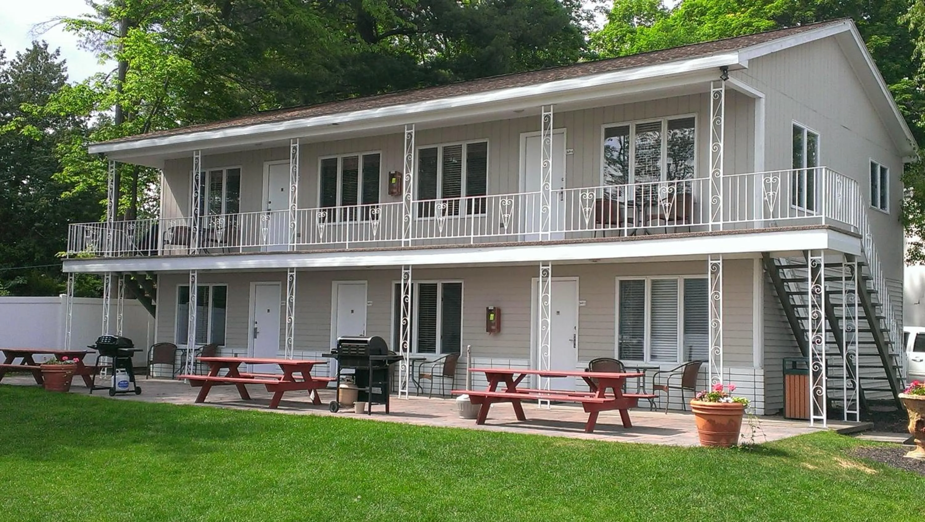 Property building in Marine Village Resort