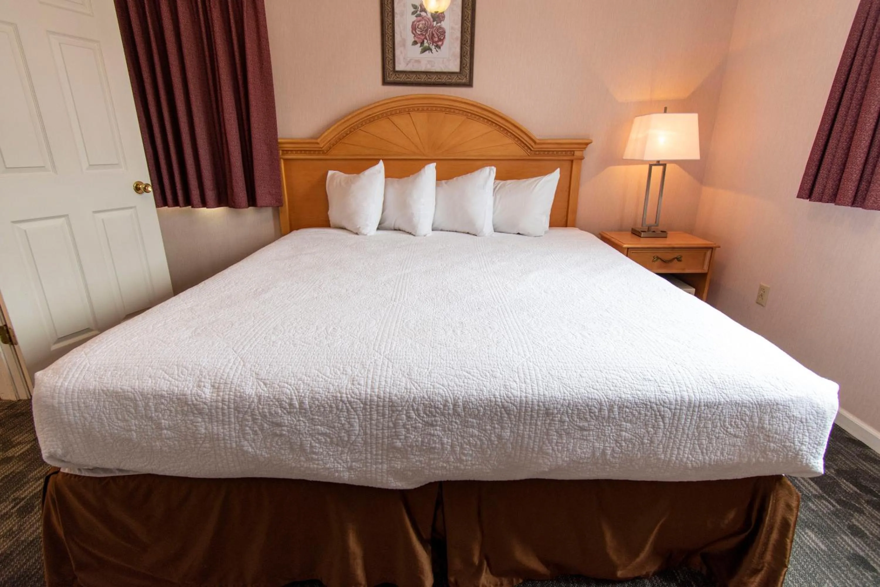 Bedroom, Bed in Marine Village Resort