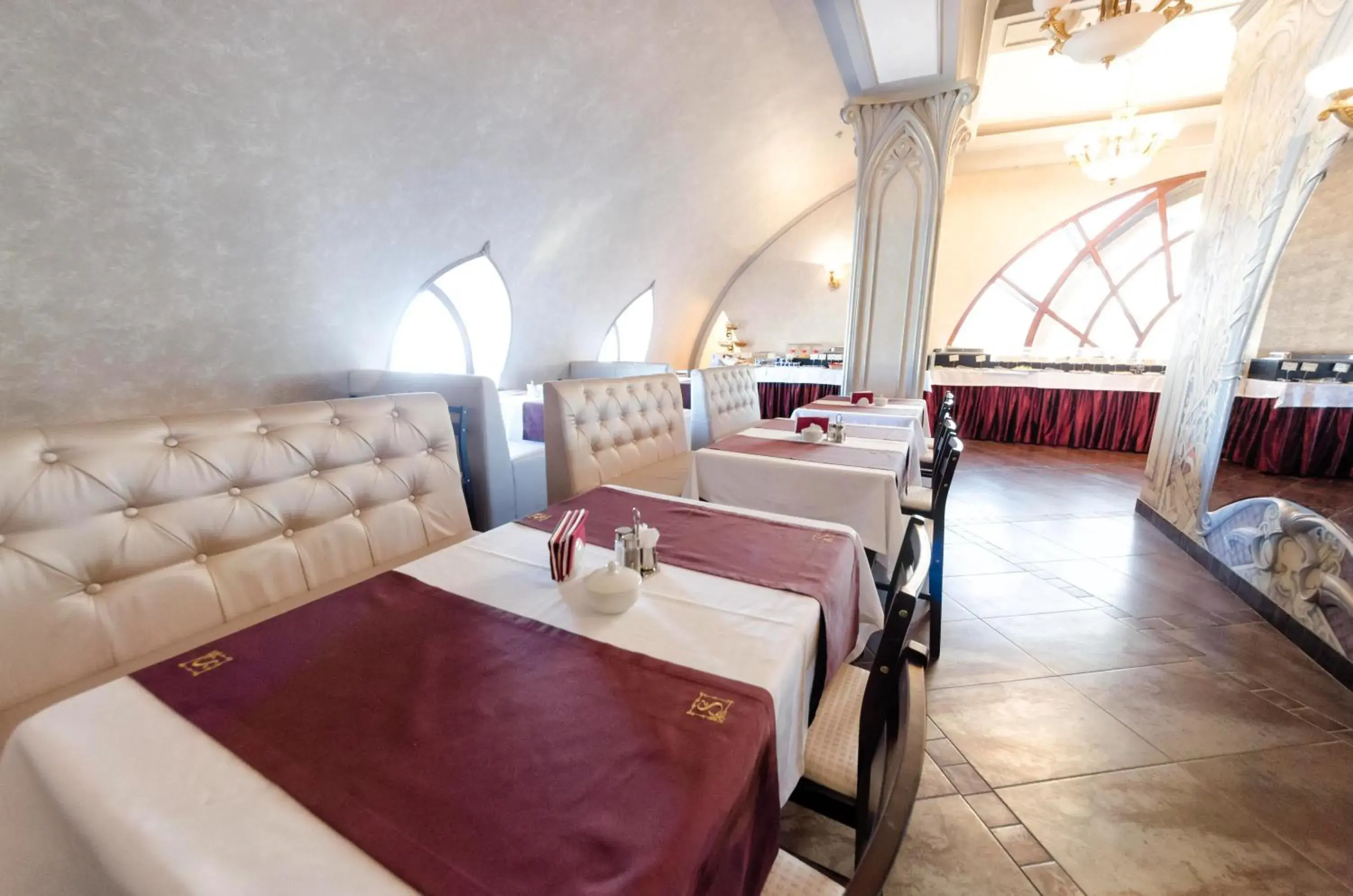 Restaurant/places to eat in Staro Hotel Restaurant/places to eat in Staro Hotel