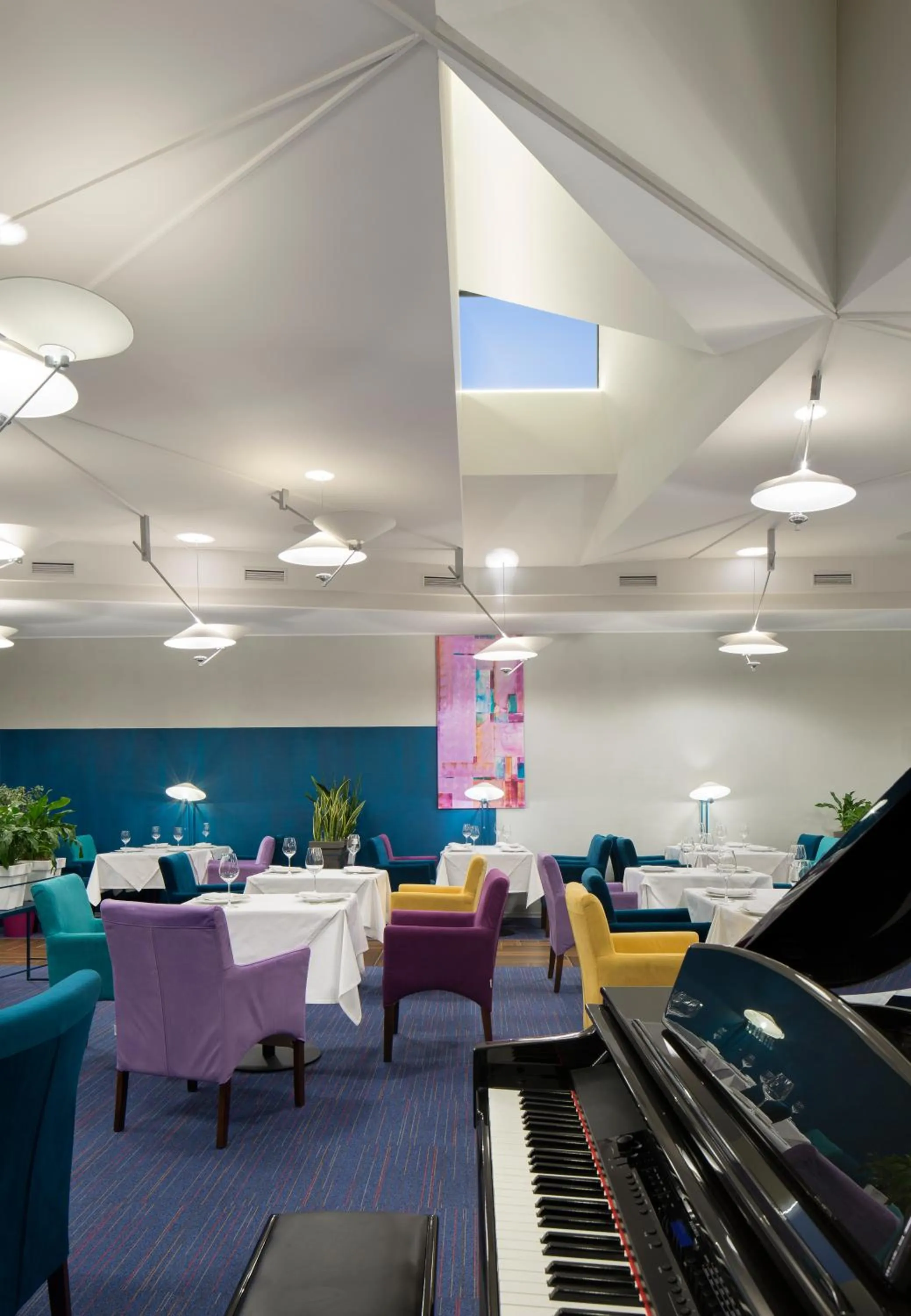 Restaurant/places to eat in Villa Four Rooms