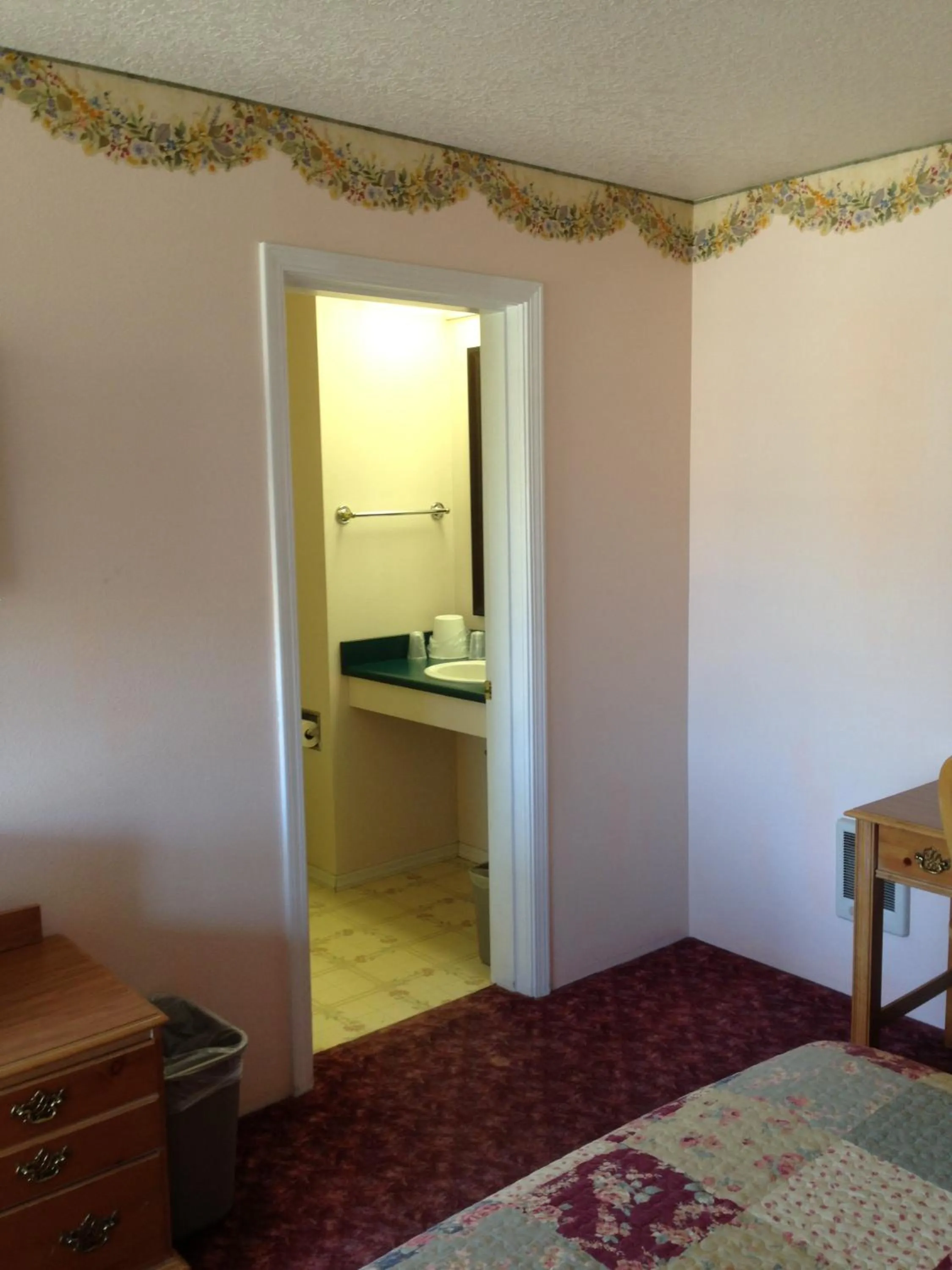 Guests in Sweet Breeze Inn Grants Pass