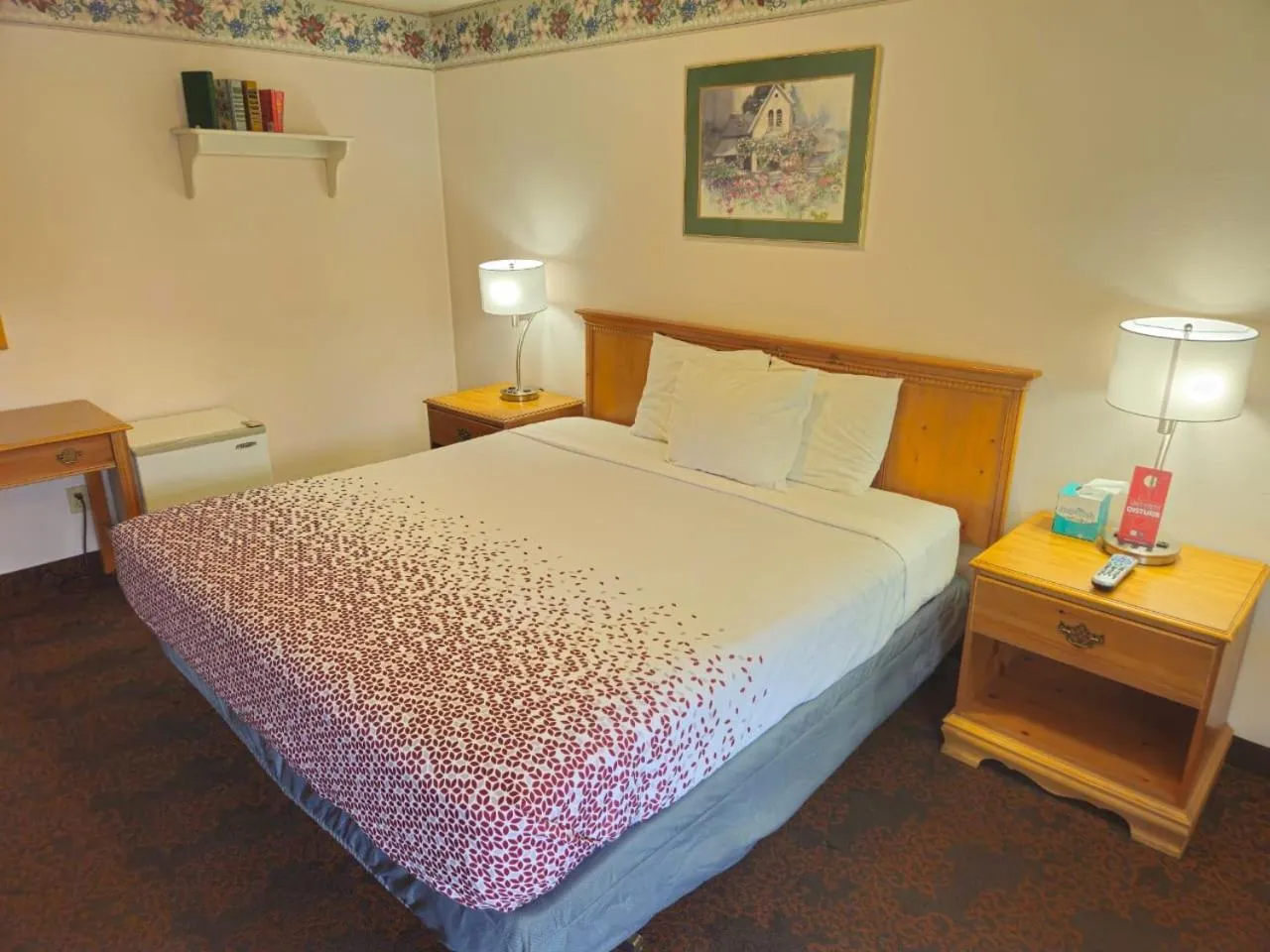 Bedroom, Bed in Sweet Breeze Inn Grants Pass