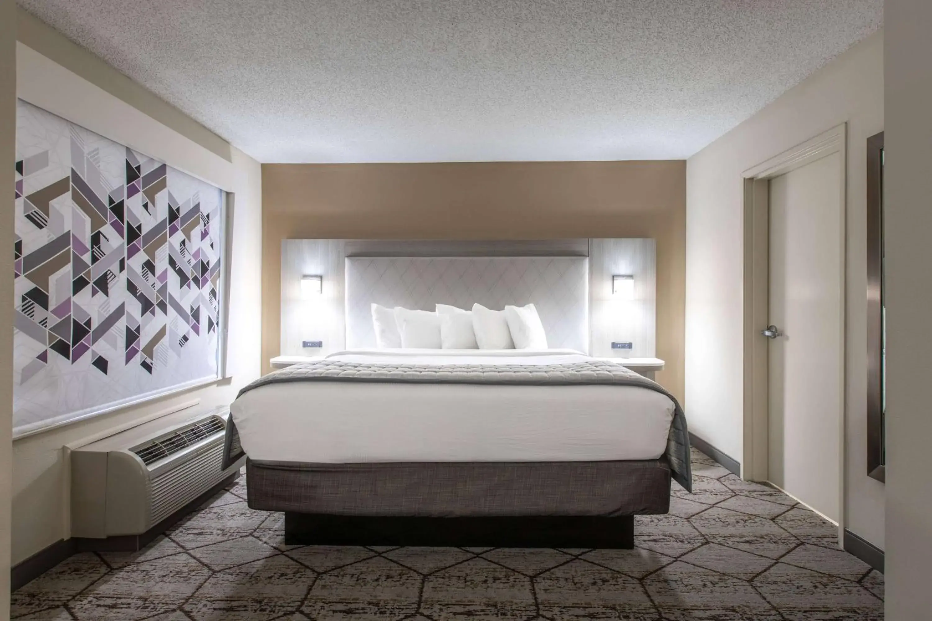 Photo of the whole room, Bed in Wingate by Wyndham Charlotte Concord Mills/Speedway Photo of the whole room, Bed in Wingate by Wyndham Charlotte Concord Mills/Speedway