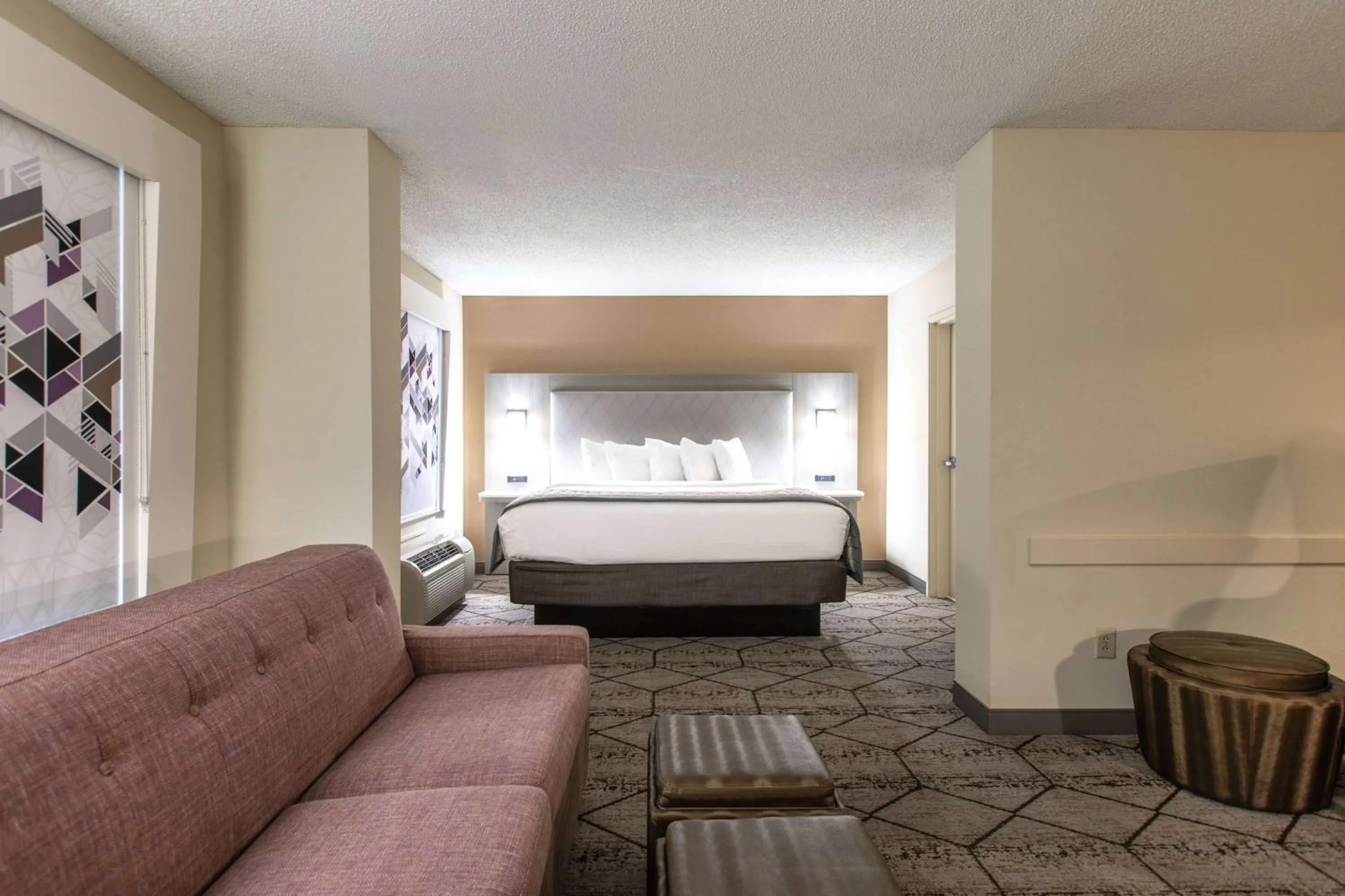 Photo of the whole room, Bed in Wingate by Wyndham Charlotte Concord Mills/Speedway