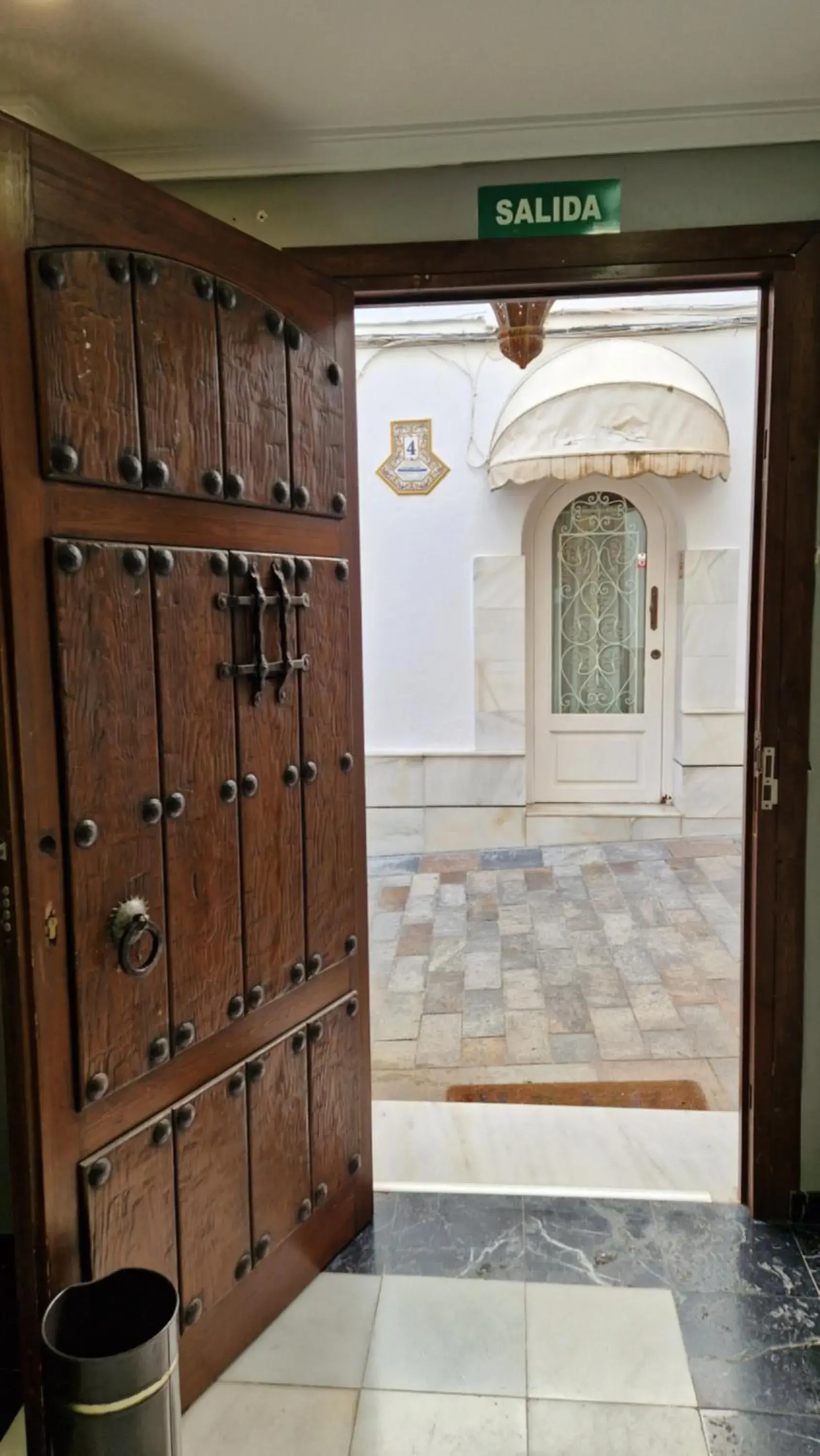 Facade/entrance in Boutique Princesa Facade/entrance in Boutique Princesa