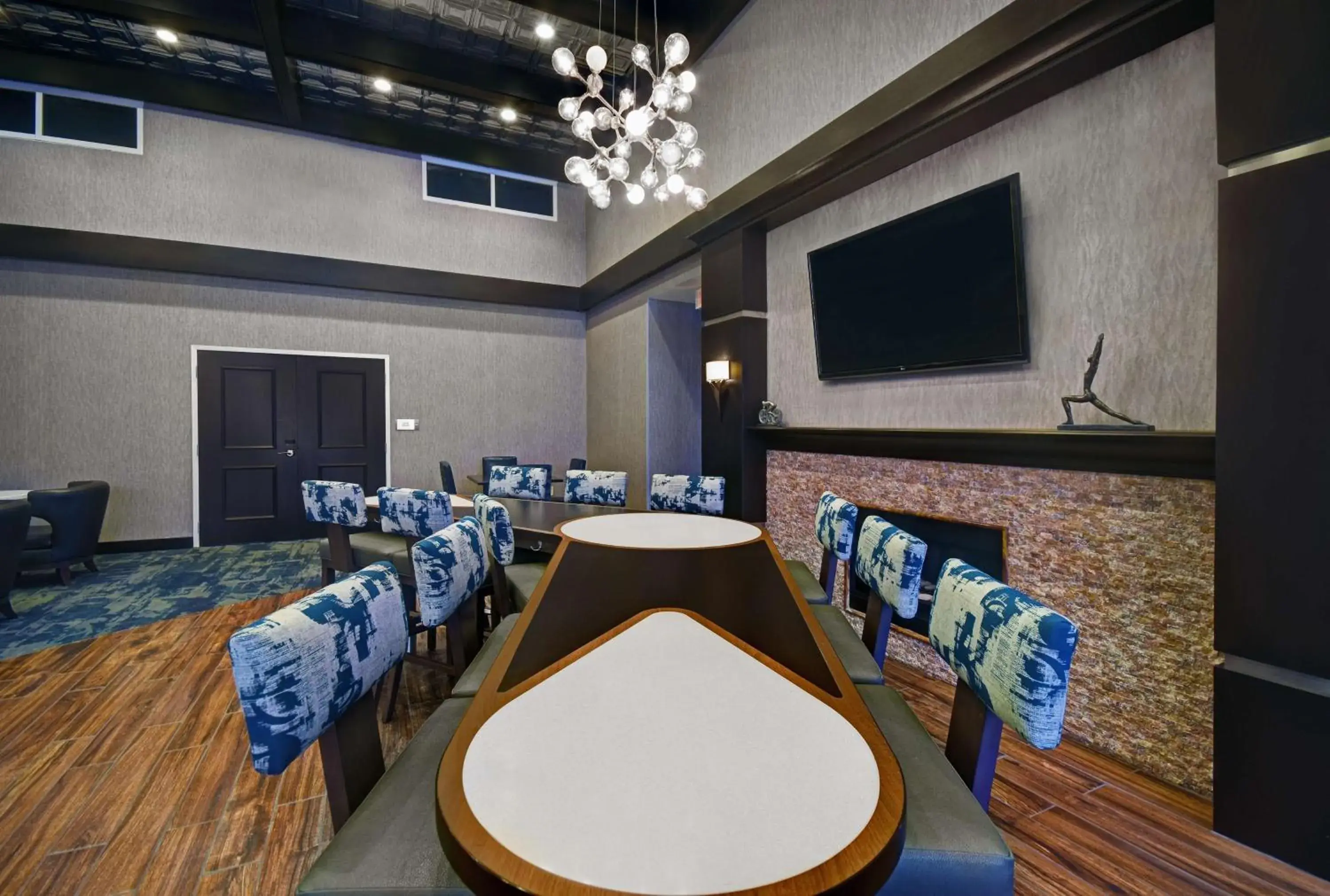 Restaurant/places to eat in Homewood Suites - Doylestown Restaurant/places to eat in Homewood Suites - Doylestown