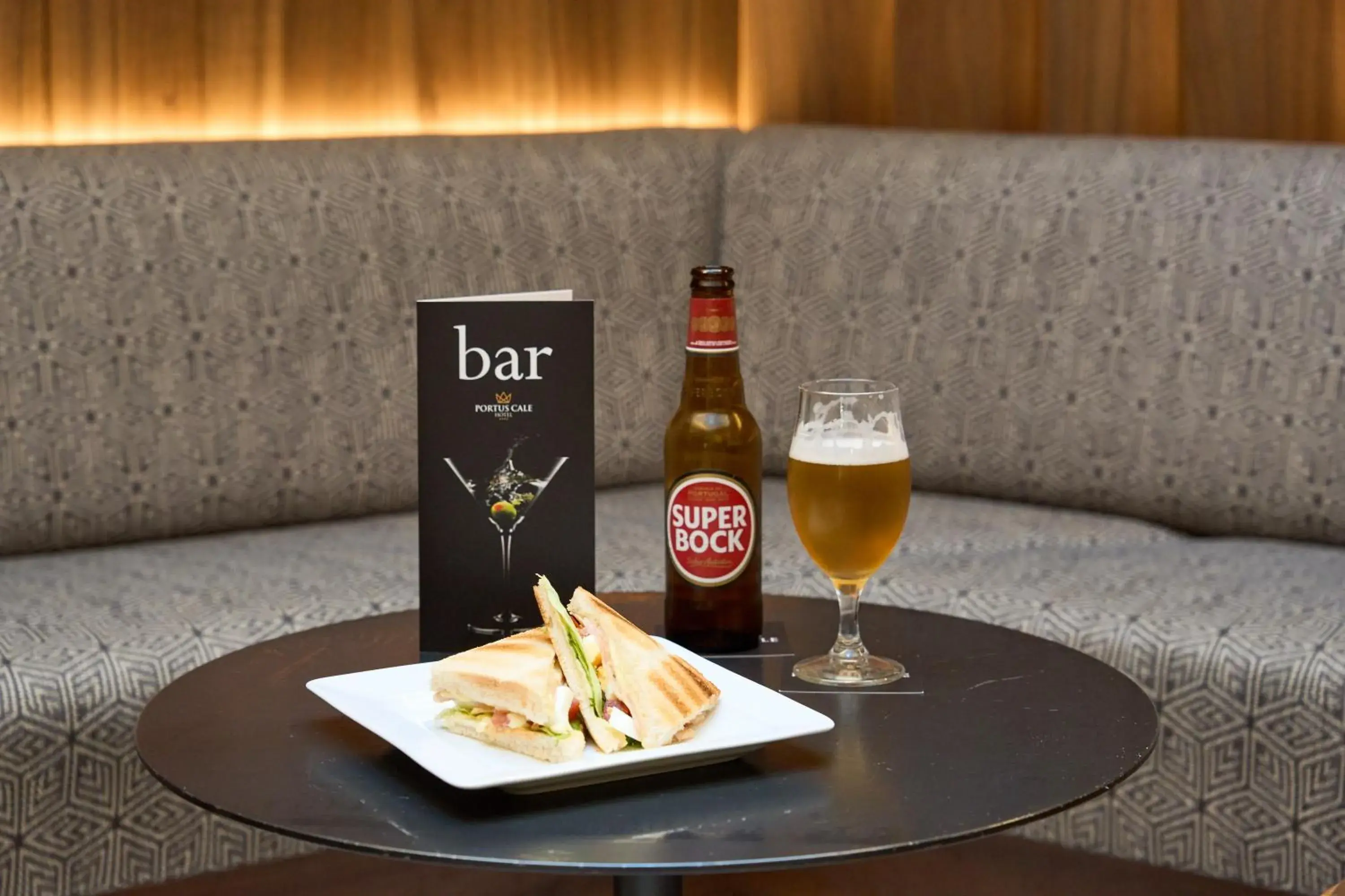Lounge or bar in Portus Cale Hotel Lounge or bar in Portus Cale Hotel