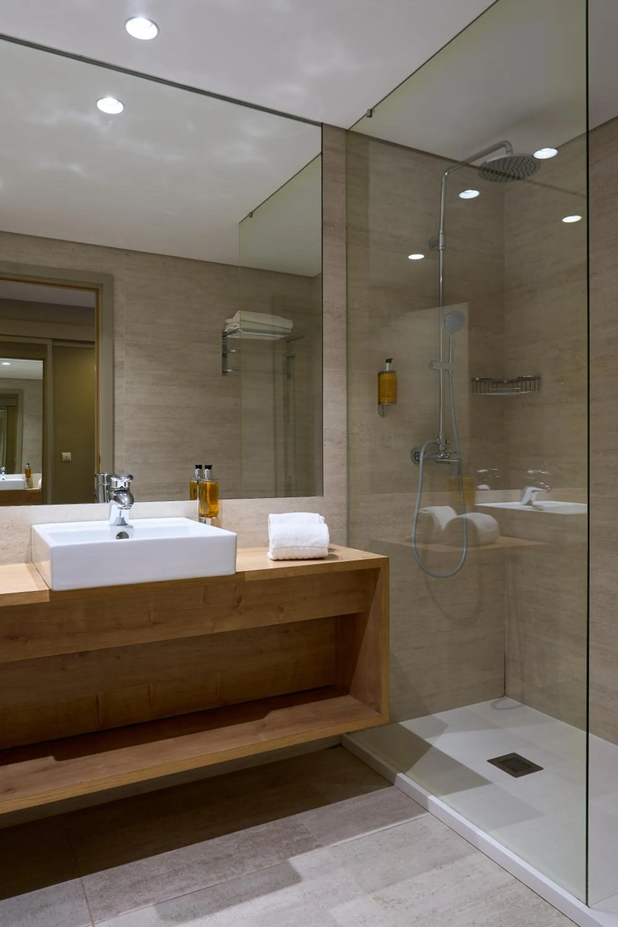 Bathroom in Portus Cale Hotel