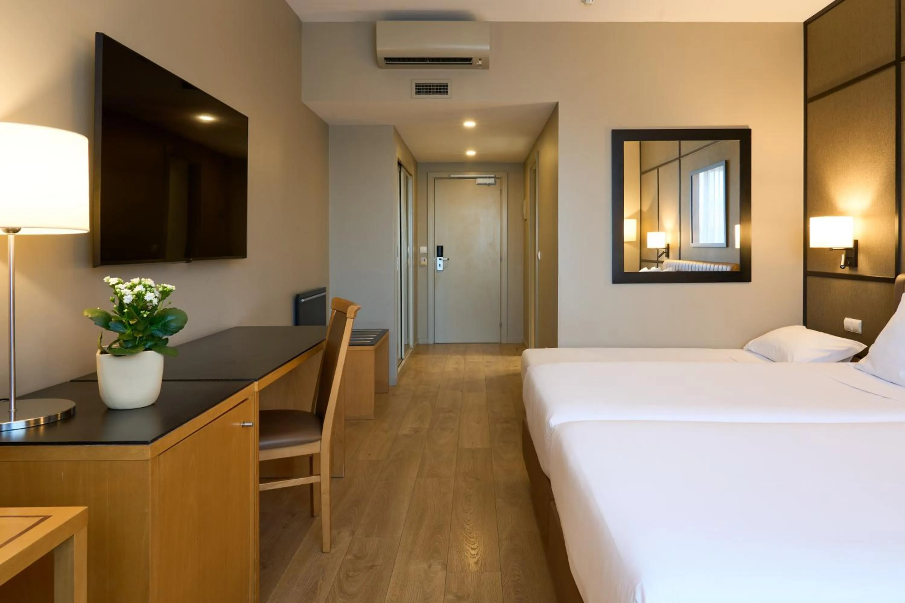 TV and multimedia, Bed in Portus Cale Hotel