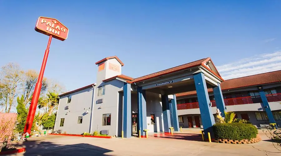 Property Building in Palace Inn Bacliff