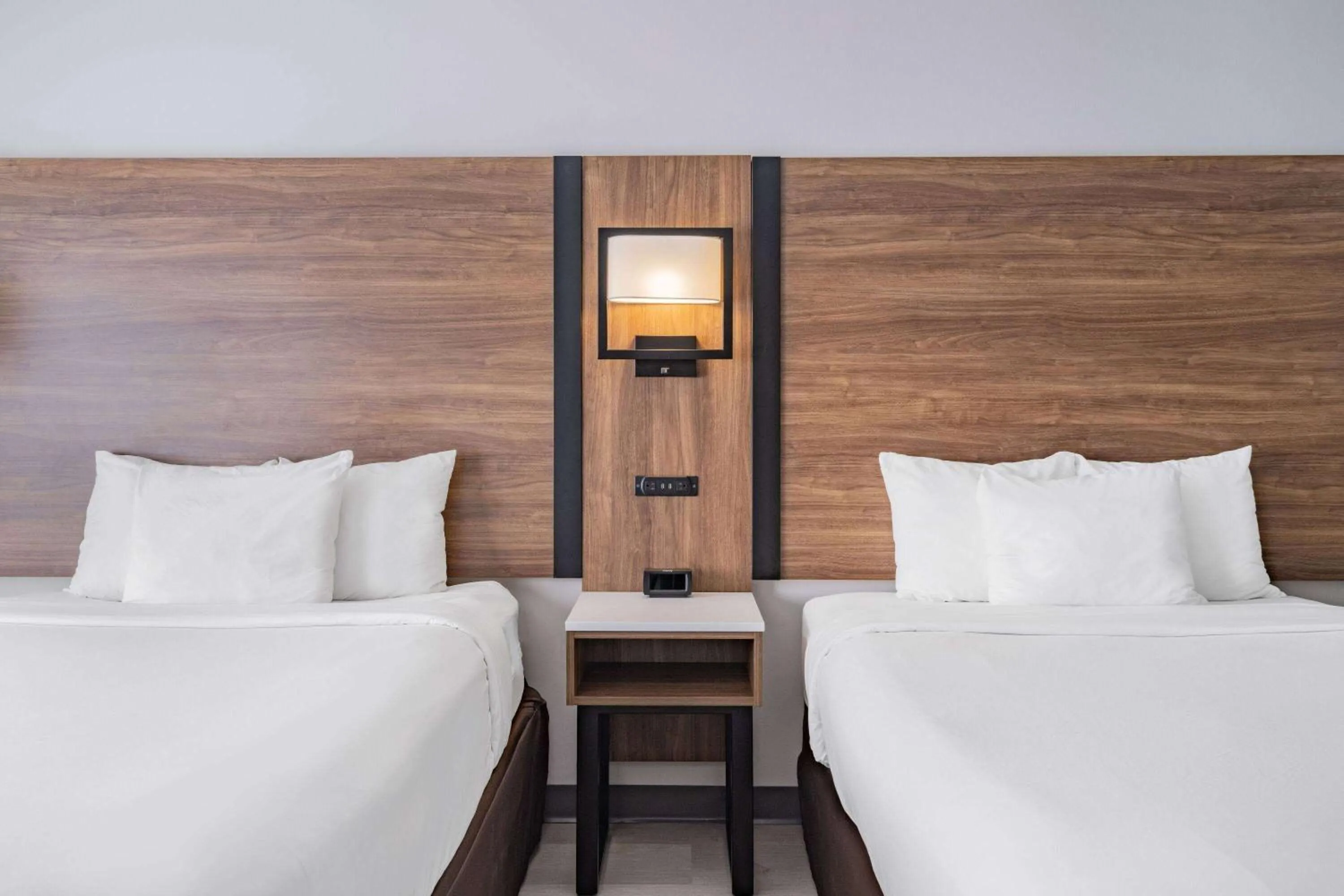 Photo of the whole room, Bed in Wingate by Wyndham Atlanta-Duluth