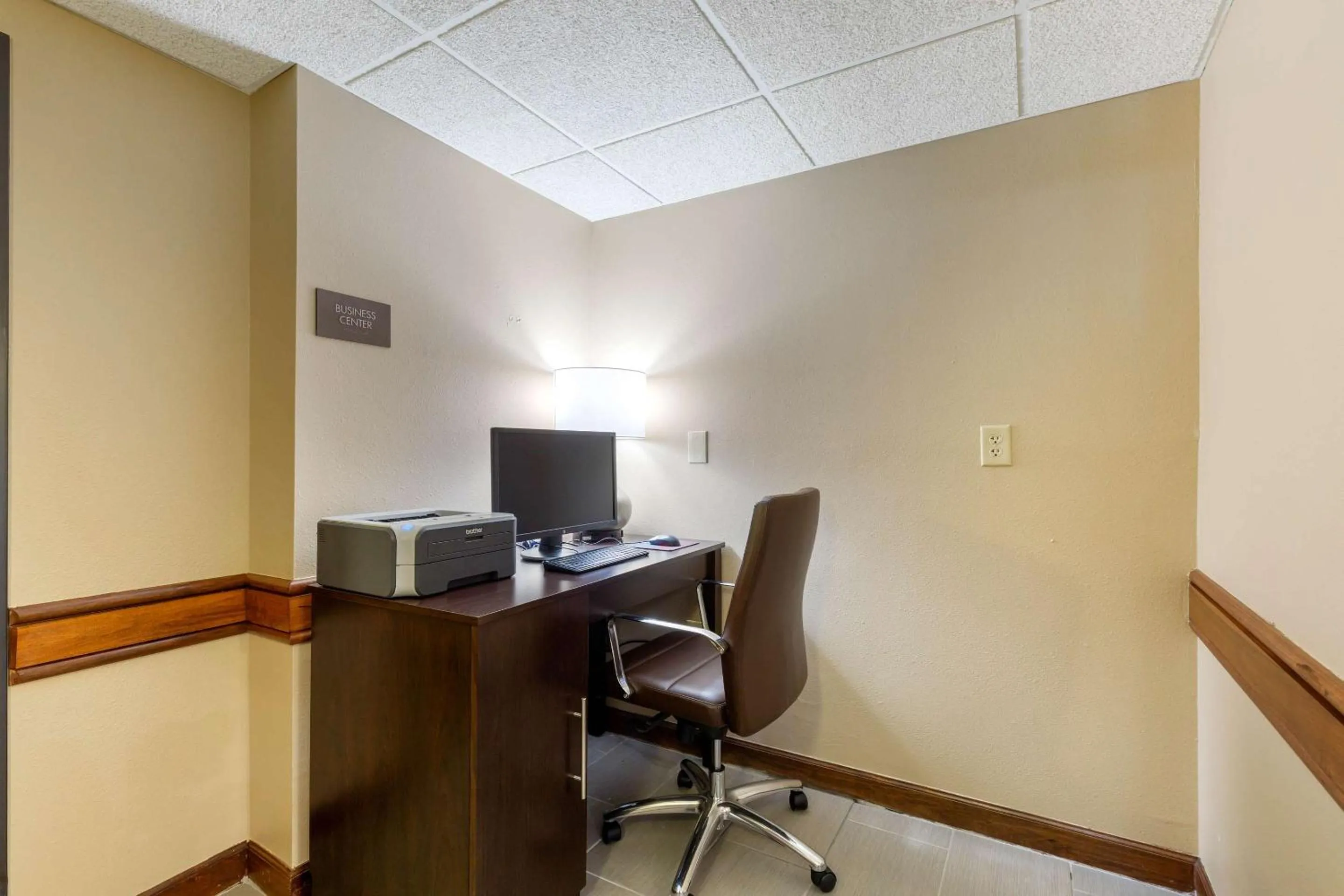 Business facilities in Comfort Inn & Suites Milford