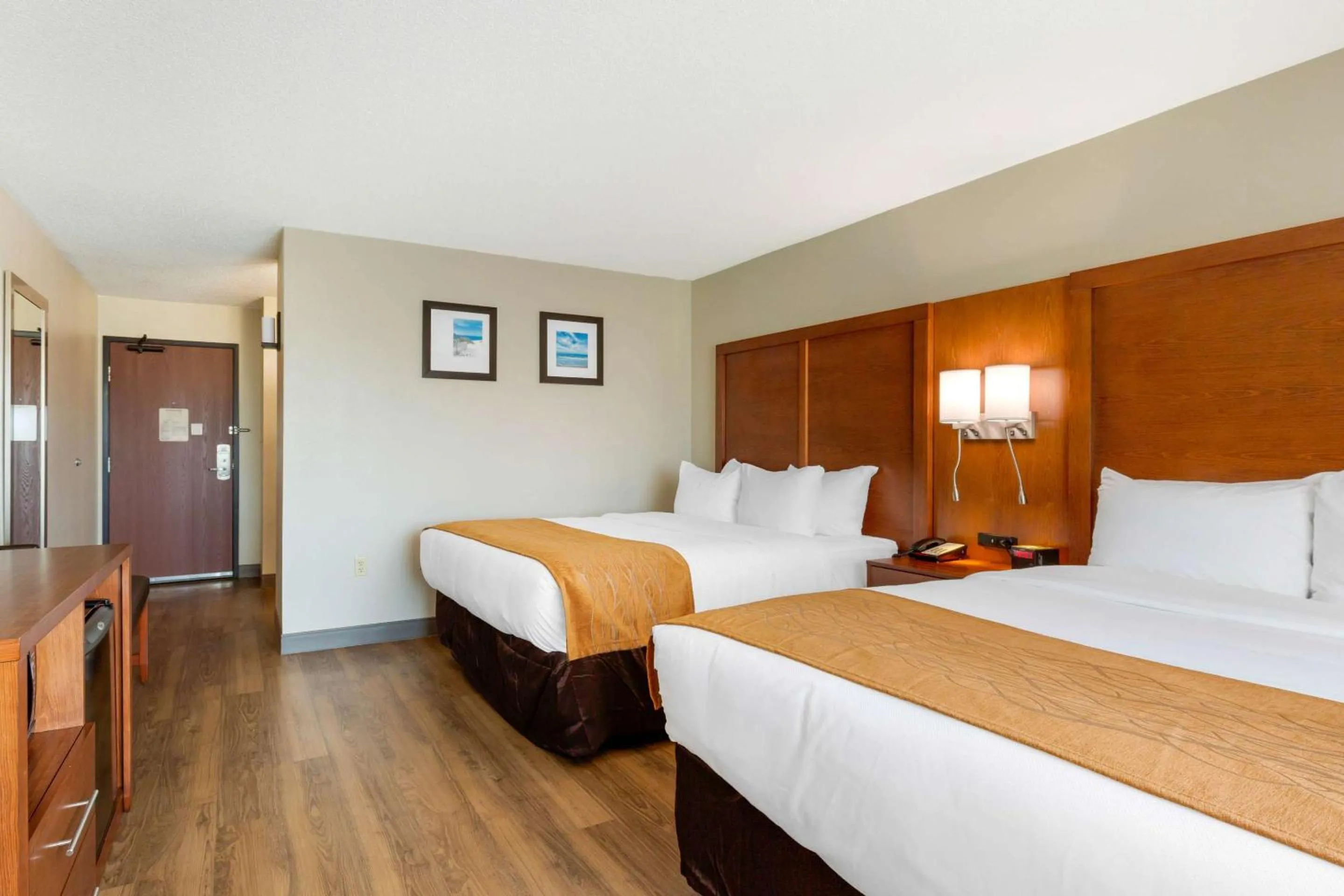 Bedroom, Bed in Comfort Inn & Suites Milford